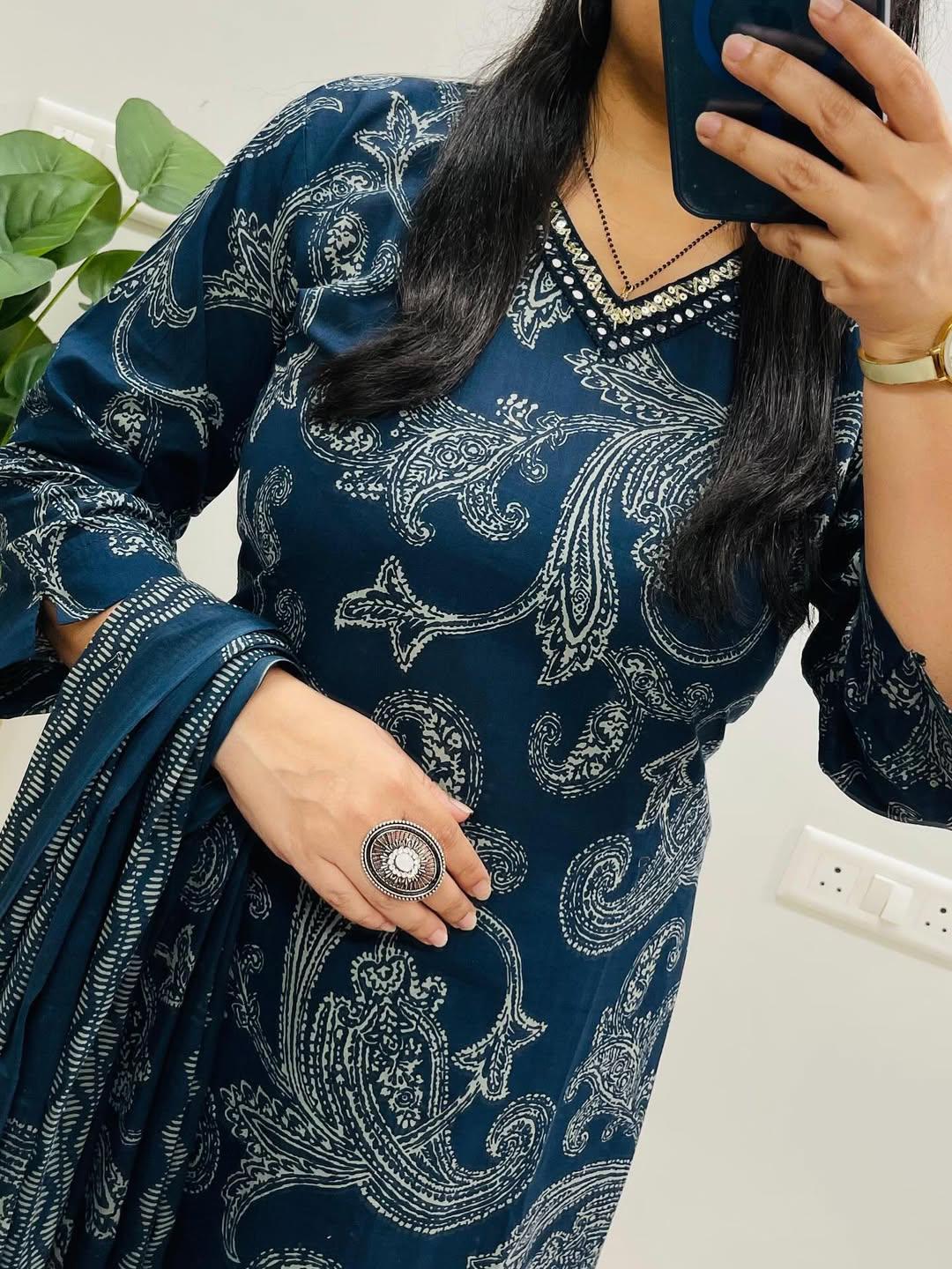 MEERA FAB Women Floral Printed Panelled Sequinned Pure Cotton Anarkali V-Neck Kurta with Trousers & Dupatta