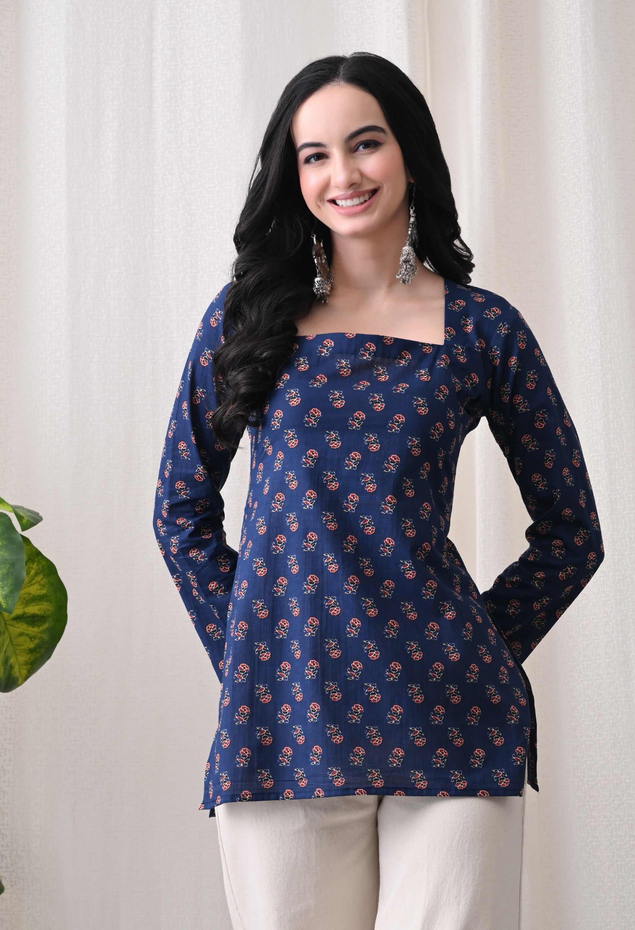 MEERA FAB Women’s Cotton Printed Straight Kurti Top |Square Neck Long Sleeve Casual Ethnic Tunic for Women