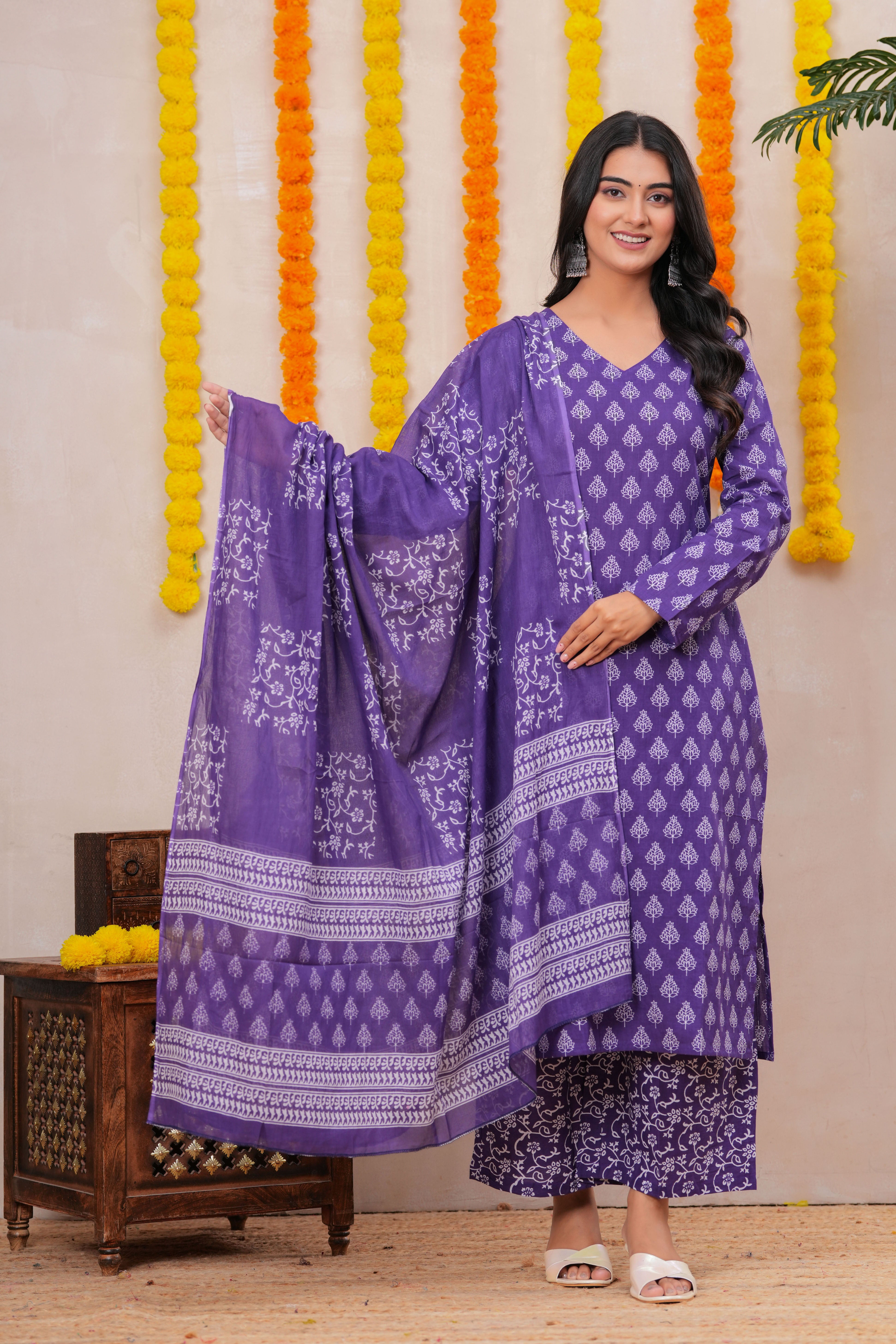 MEERA FAB Women Floral Printed Pure Cotton Anarkali V-Neck Kurta with Trousers & Dupatta