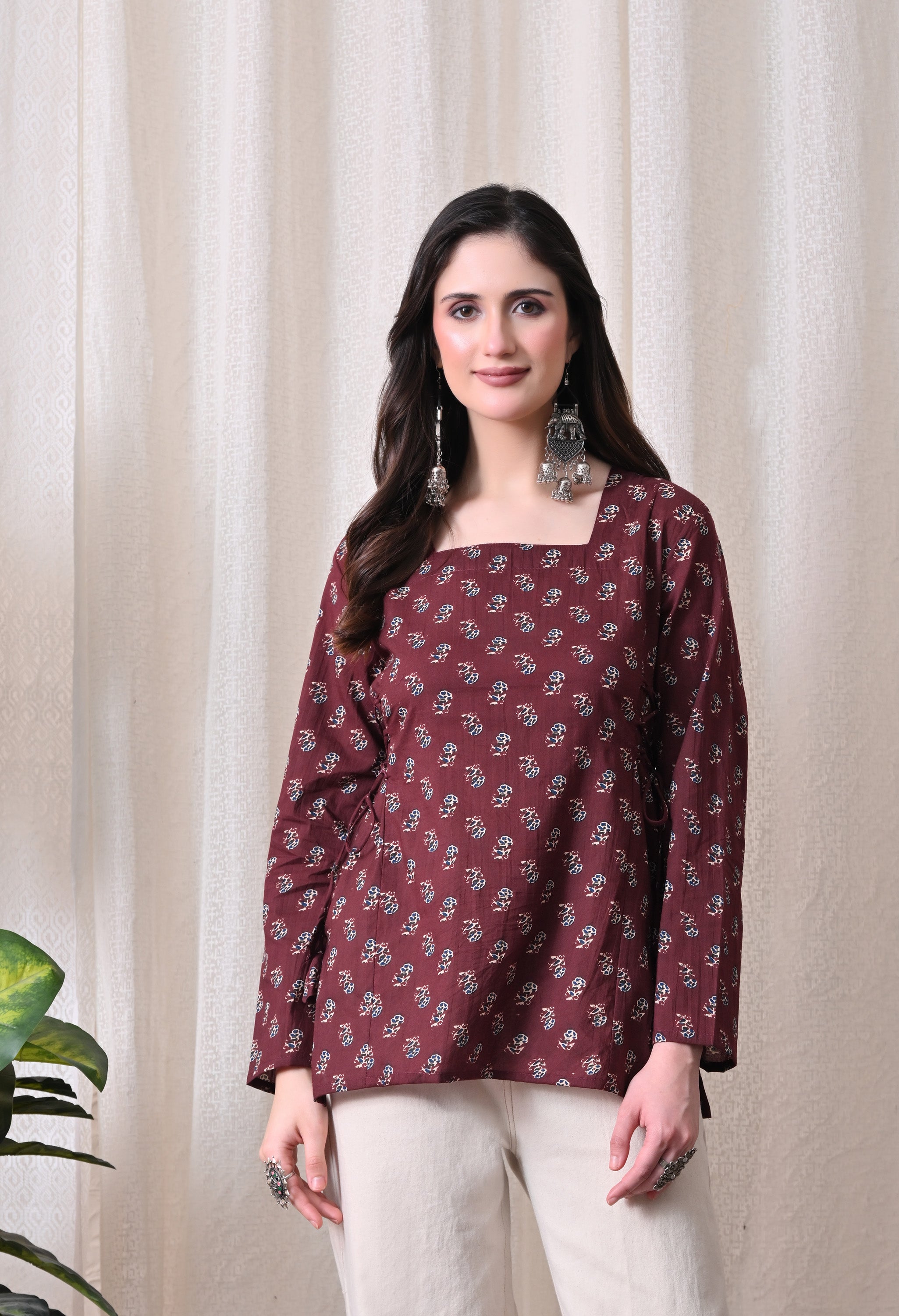 MEERA FAB Women's Floral Printed Cotton Short Kurta Square Neck | Floral Printed Kurta with Full Sleeves | Short Kurti for Women