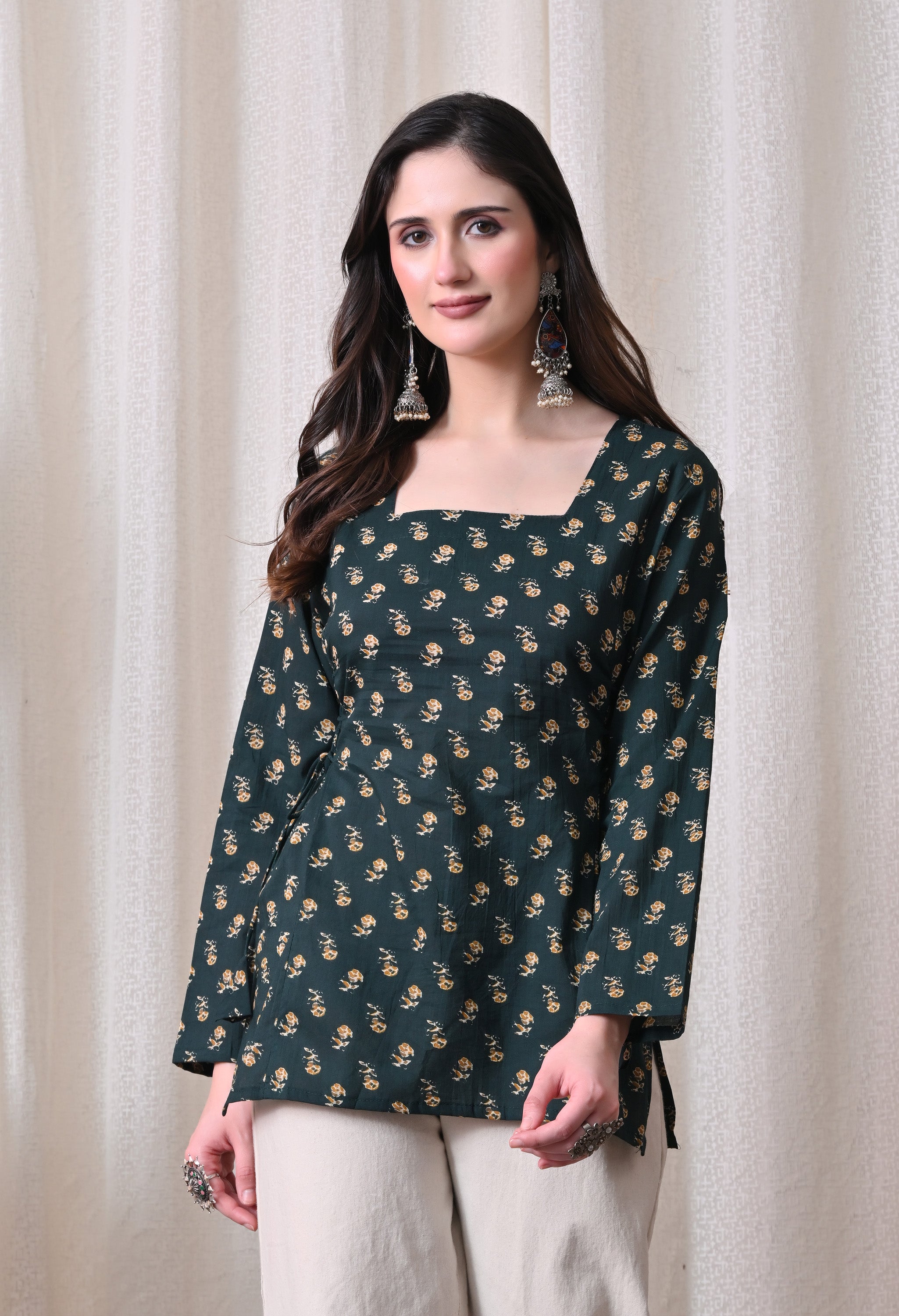 MEERA FAB Women's Floral Printed Cotton Short Kurta Square Neck | Floral Printed Kurta with Full Sleeves | Short Kurti for Women