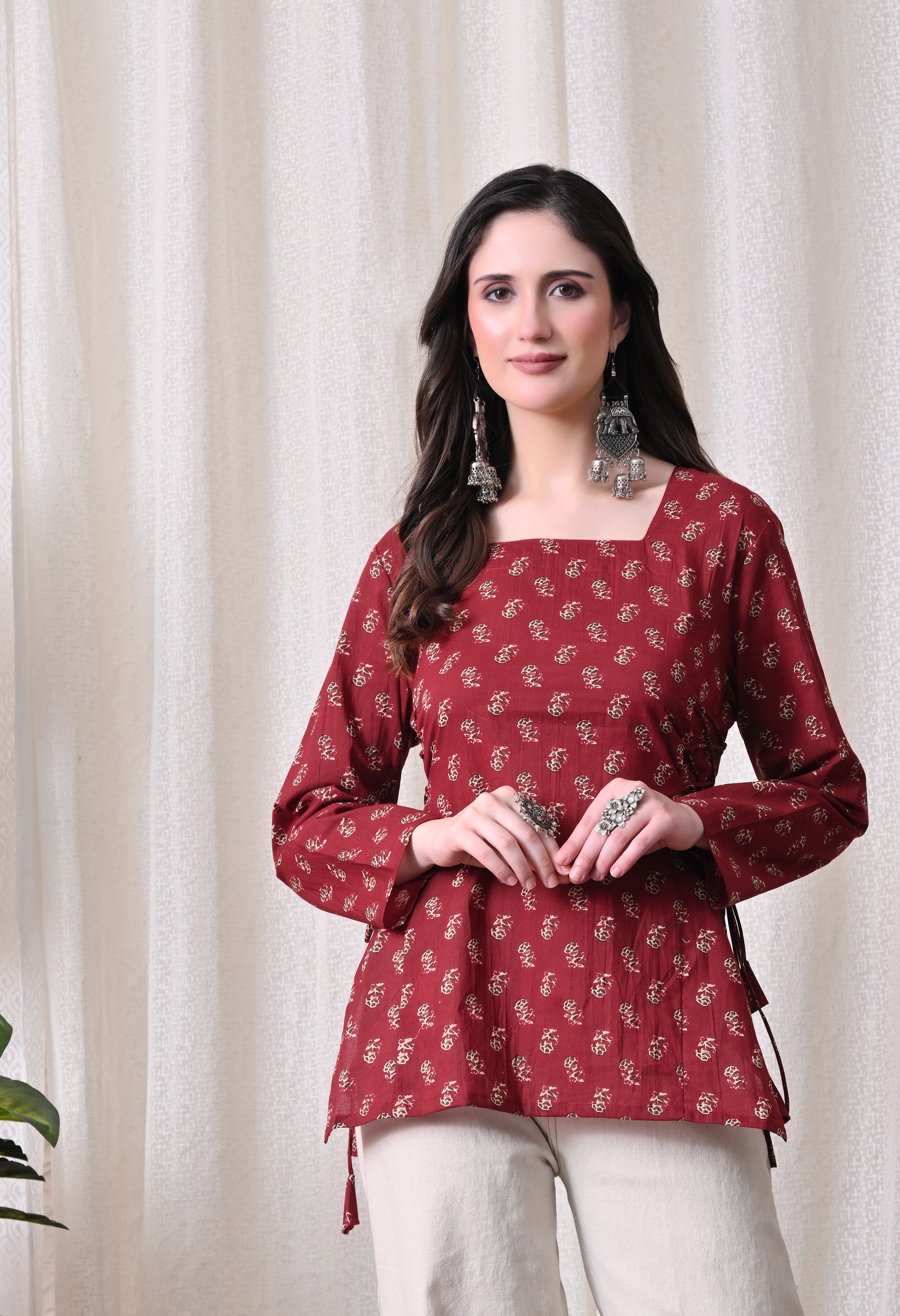 MEERA FAB Women's Floral Printed Cotton Short Kurta Square Neck | Floral Printed Kurta with Full Sleeves | Short Kurti for Women