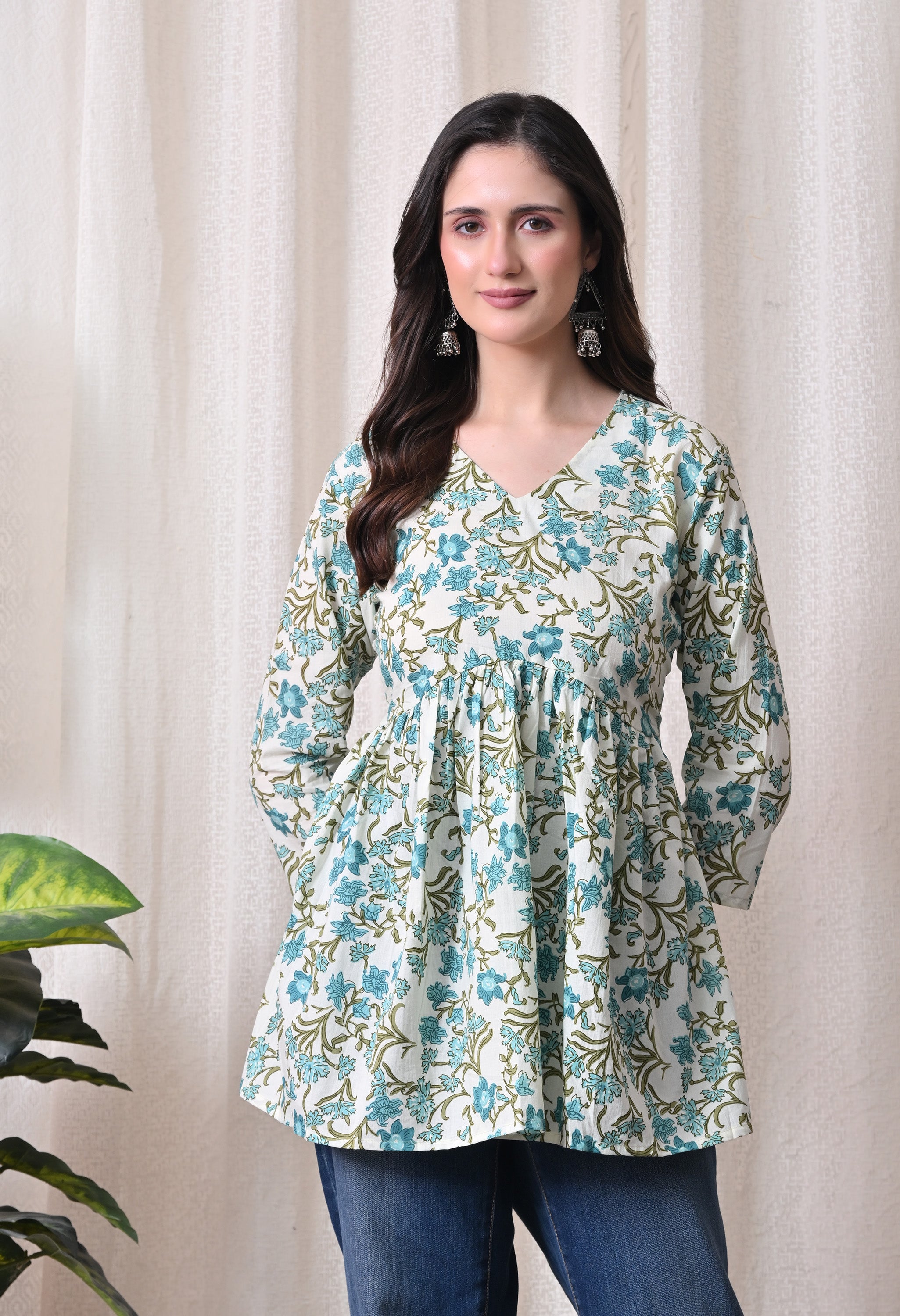 MEERA FAB Women Cotton Printed A-Line Tunic Top with V Neck | Floral Printed Top with Sleevesless | Short Kurti for Women