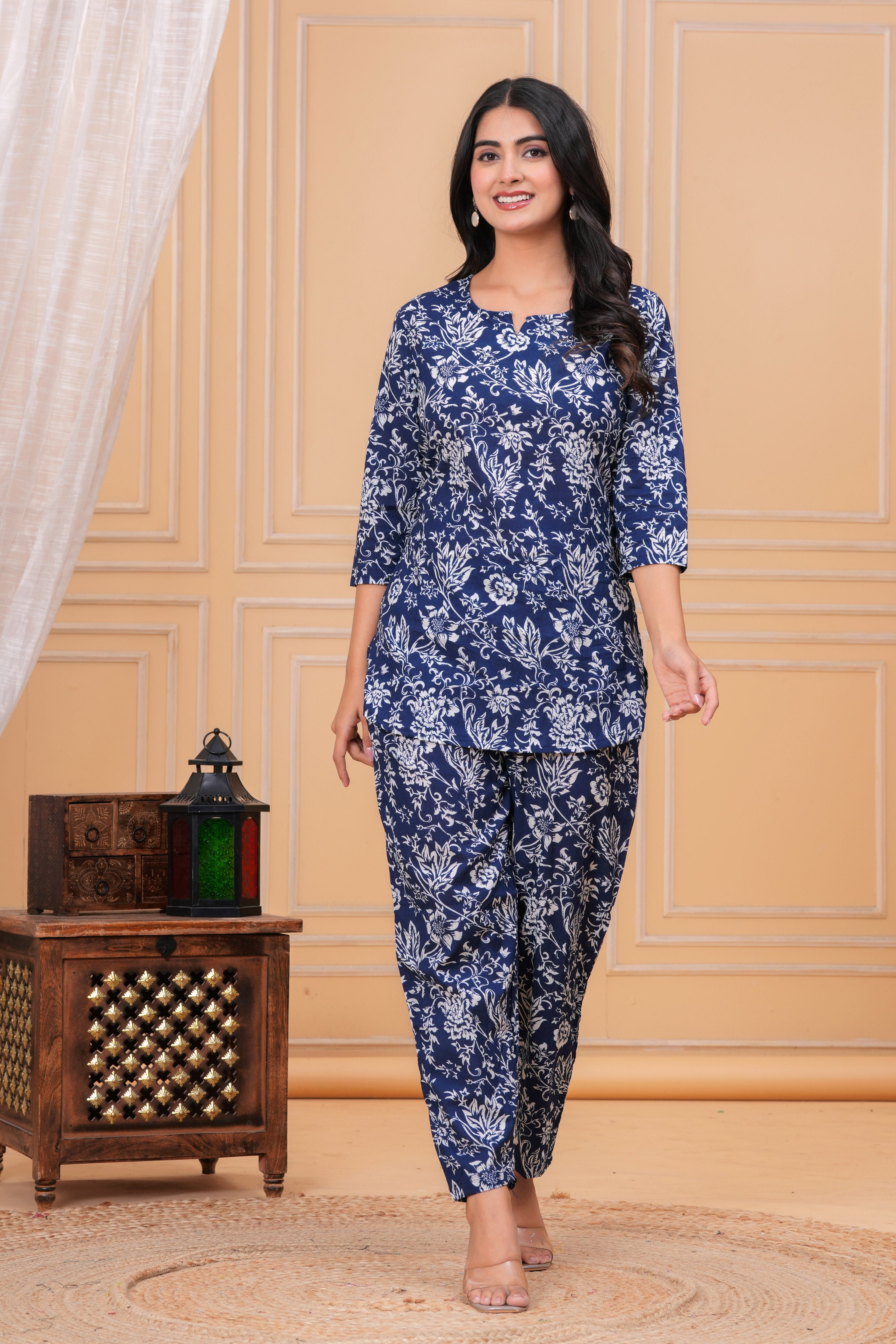 MEERA FAB Women Printed V-Neck Pure Cotton Tunic with Trousers Co-Ords Set