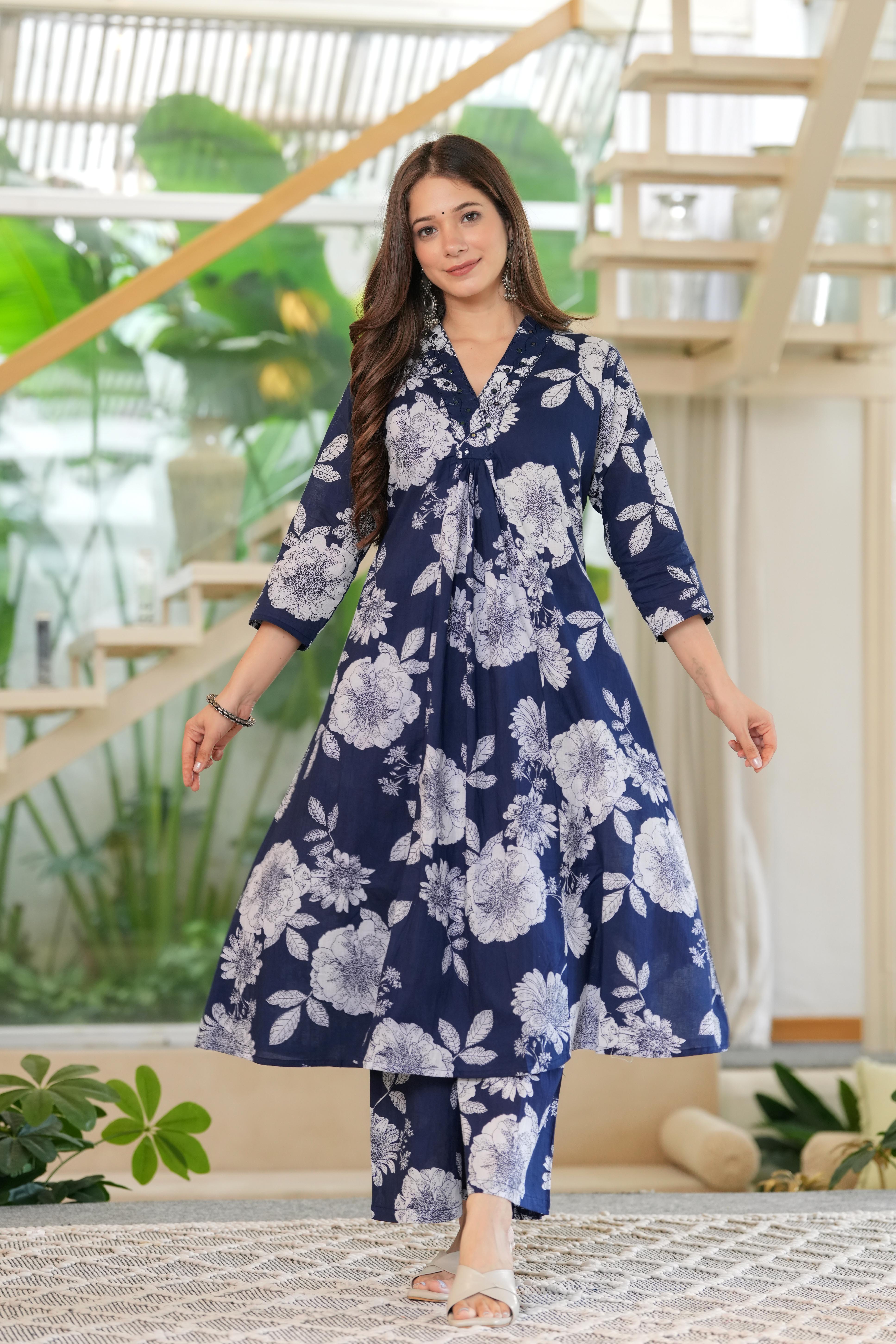 MEERA FAB Women Cotton Printed V-neck Kurta Palazzo Set