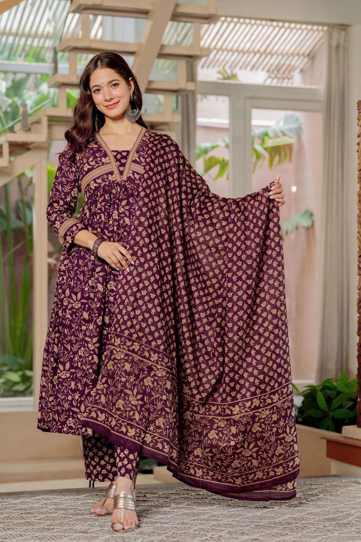 MEERA FAB Women Floral Printed Regular Pure Cotton V NECK Anarkali Kurta with Palazzos & with Dupatta