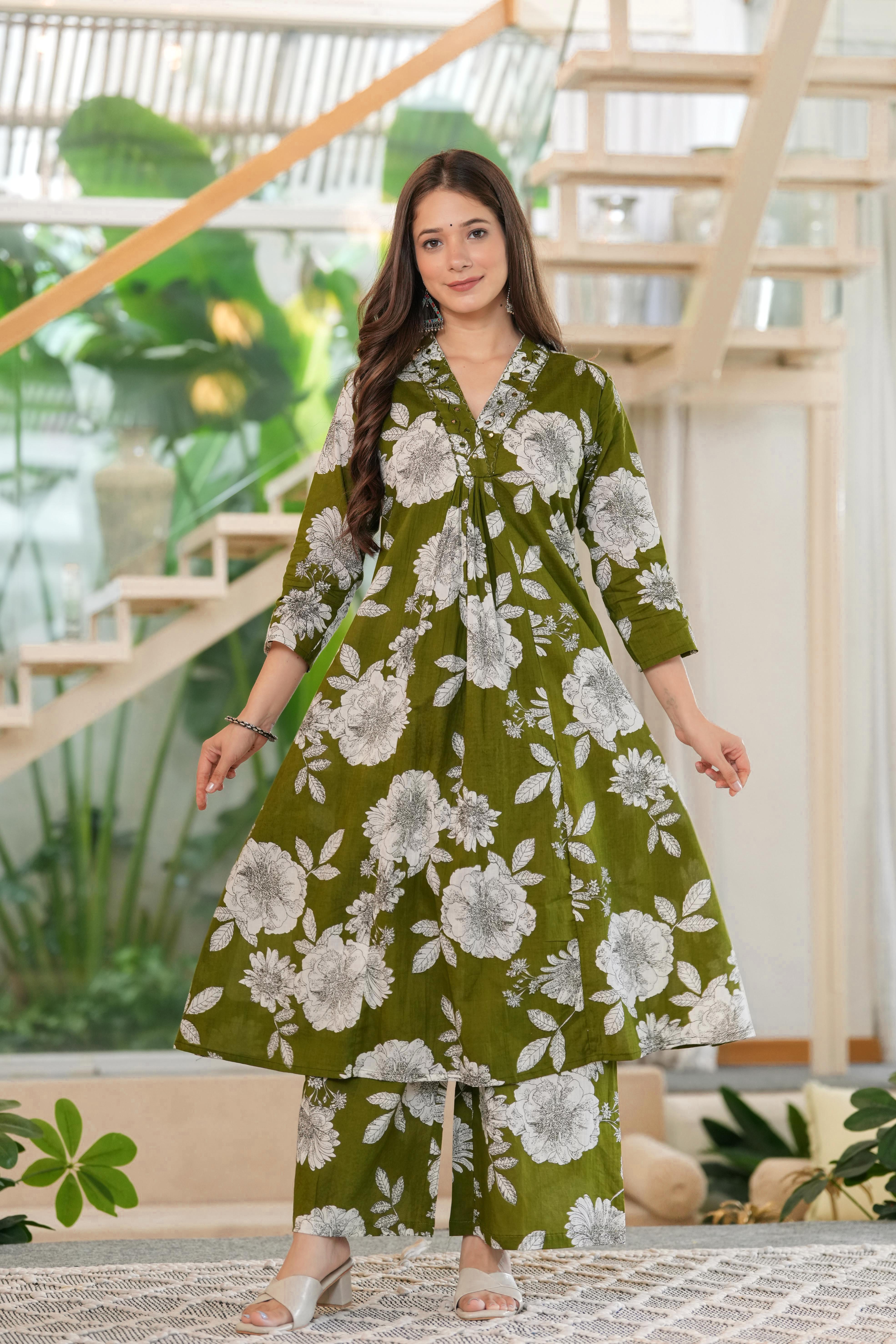 MEERA FAB Women Cotton Printed V-neck Kurta Palazzo Set