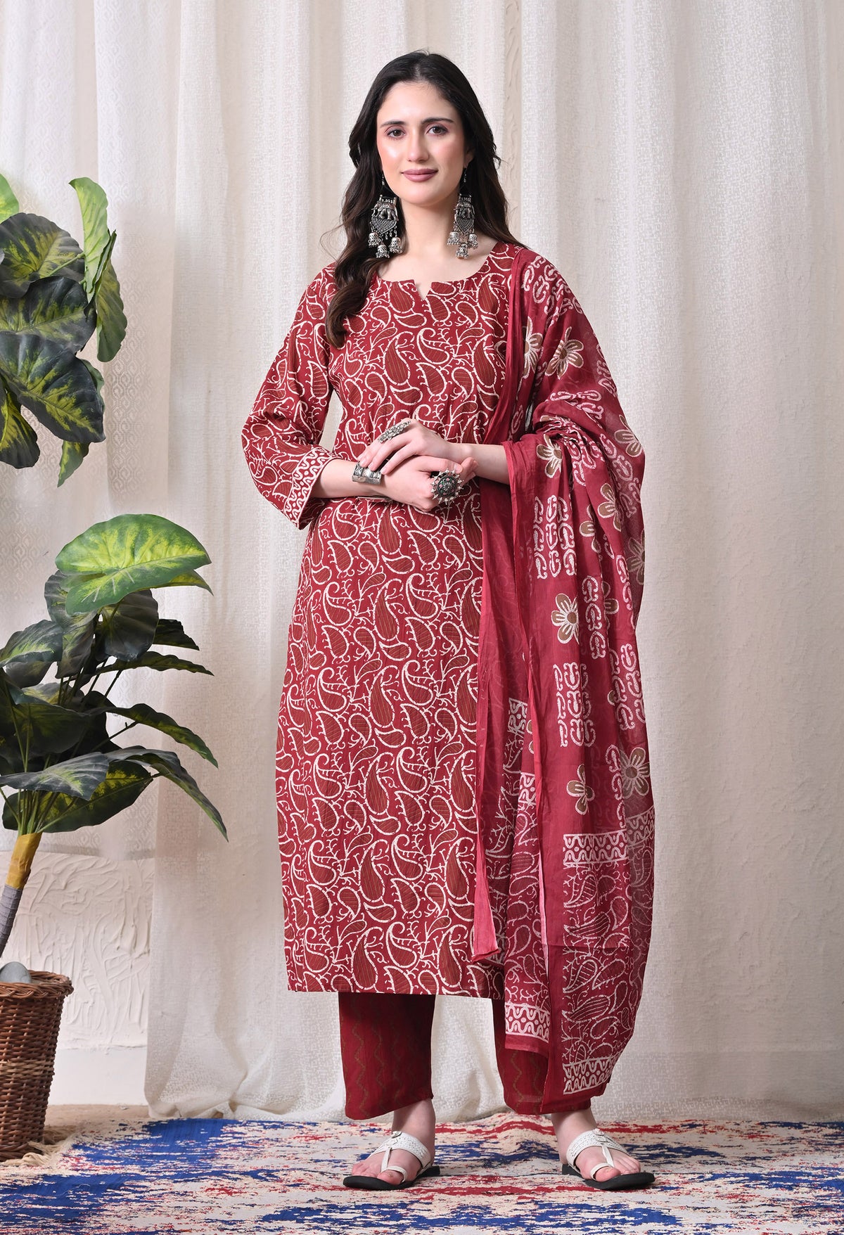 MEERA FAB Women Floral Printed Regular Pure Cotton Straight Kurta with Palazzos & with Dupatta
