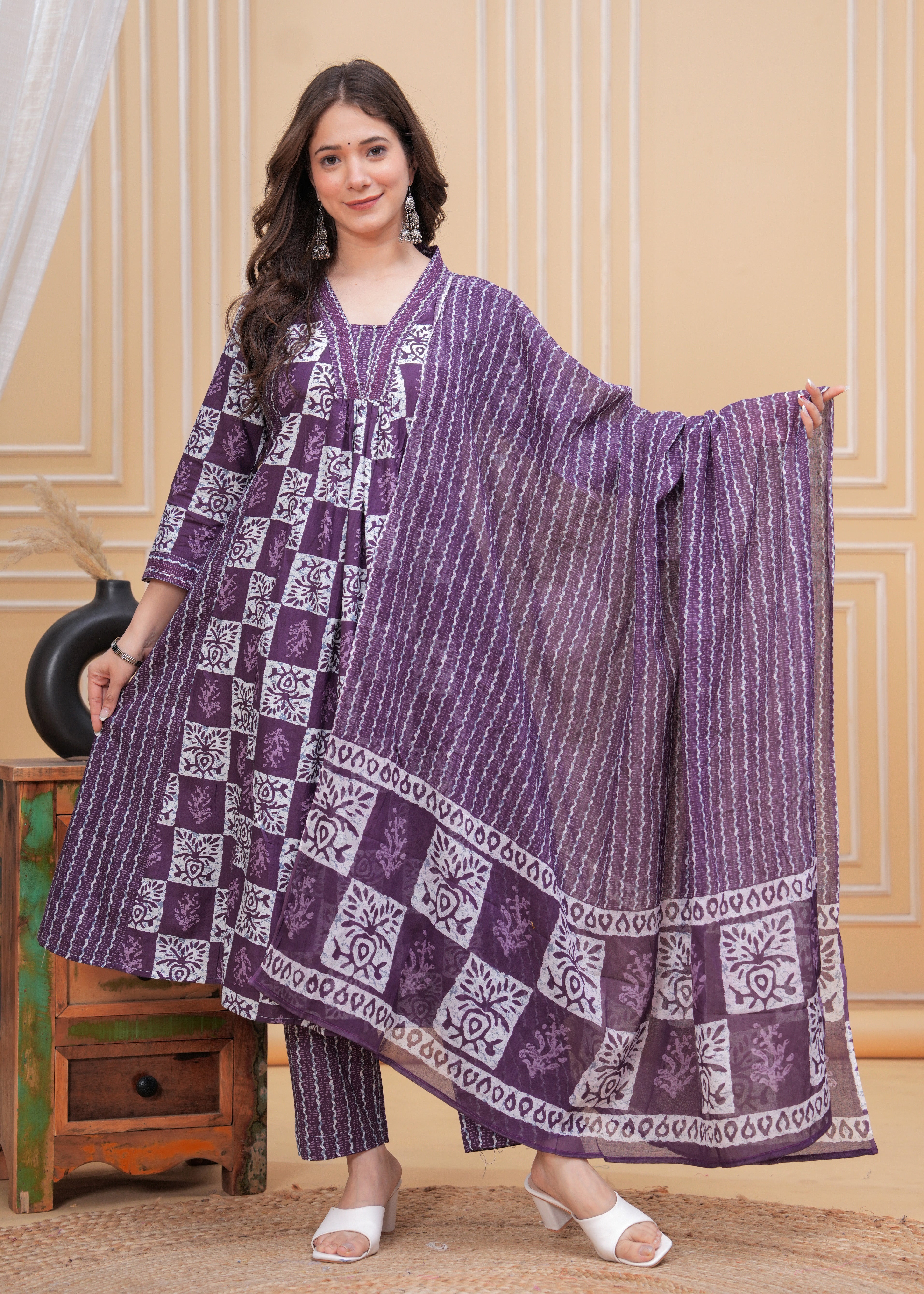 MEERA FAB Women Floral Printed Pleated Mirror Work Pure Cotton Kurta Set