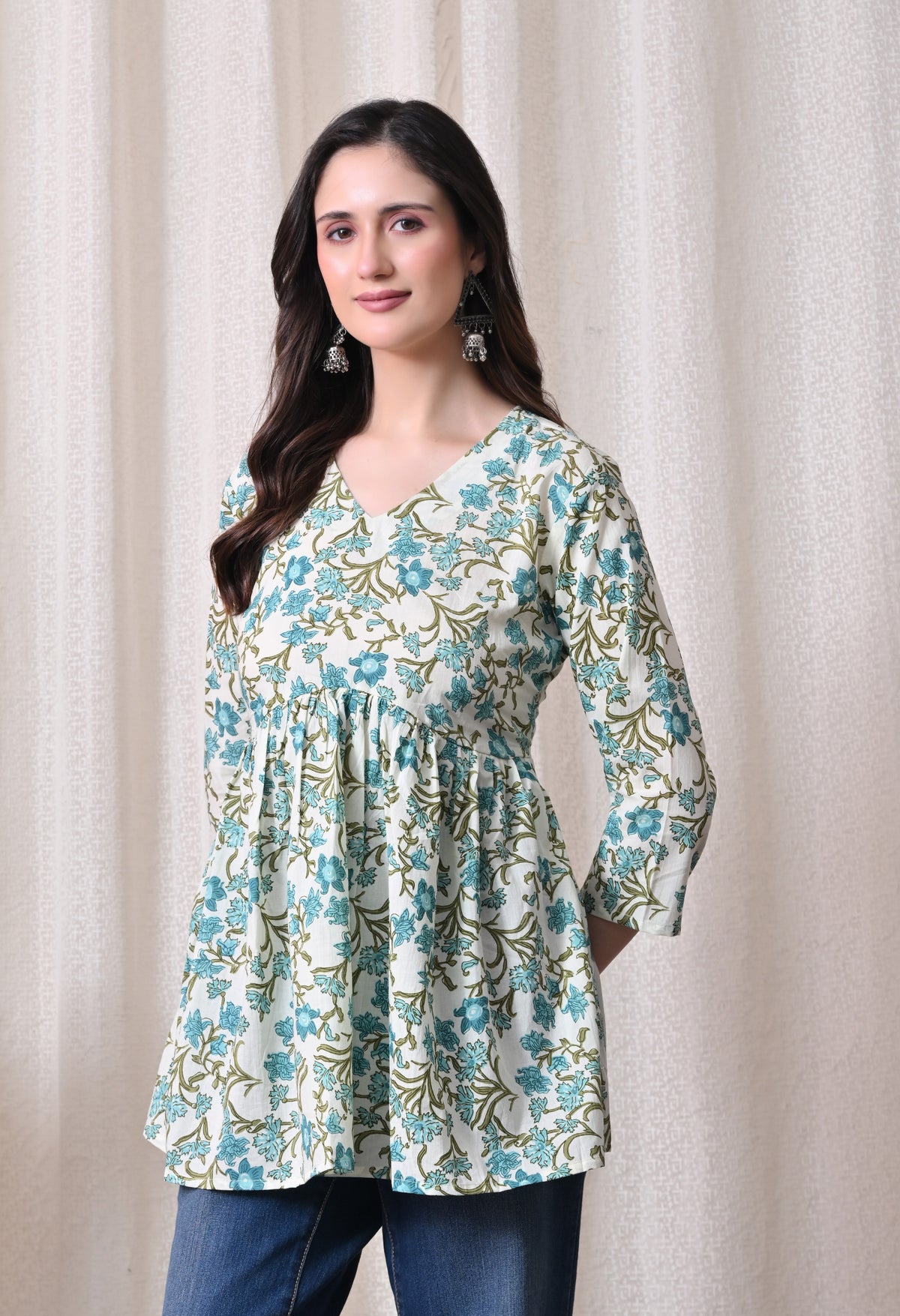 MEERA FAB Women Cotton Printed A-Line Tunic Top with V Neck | Floral Printed Top with Sleevesless | Short Kurti for Women
