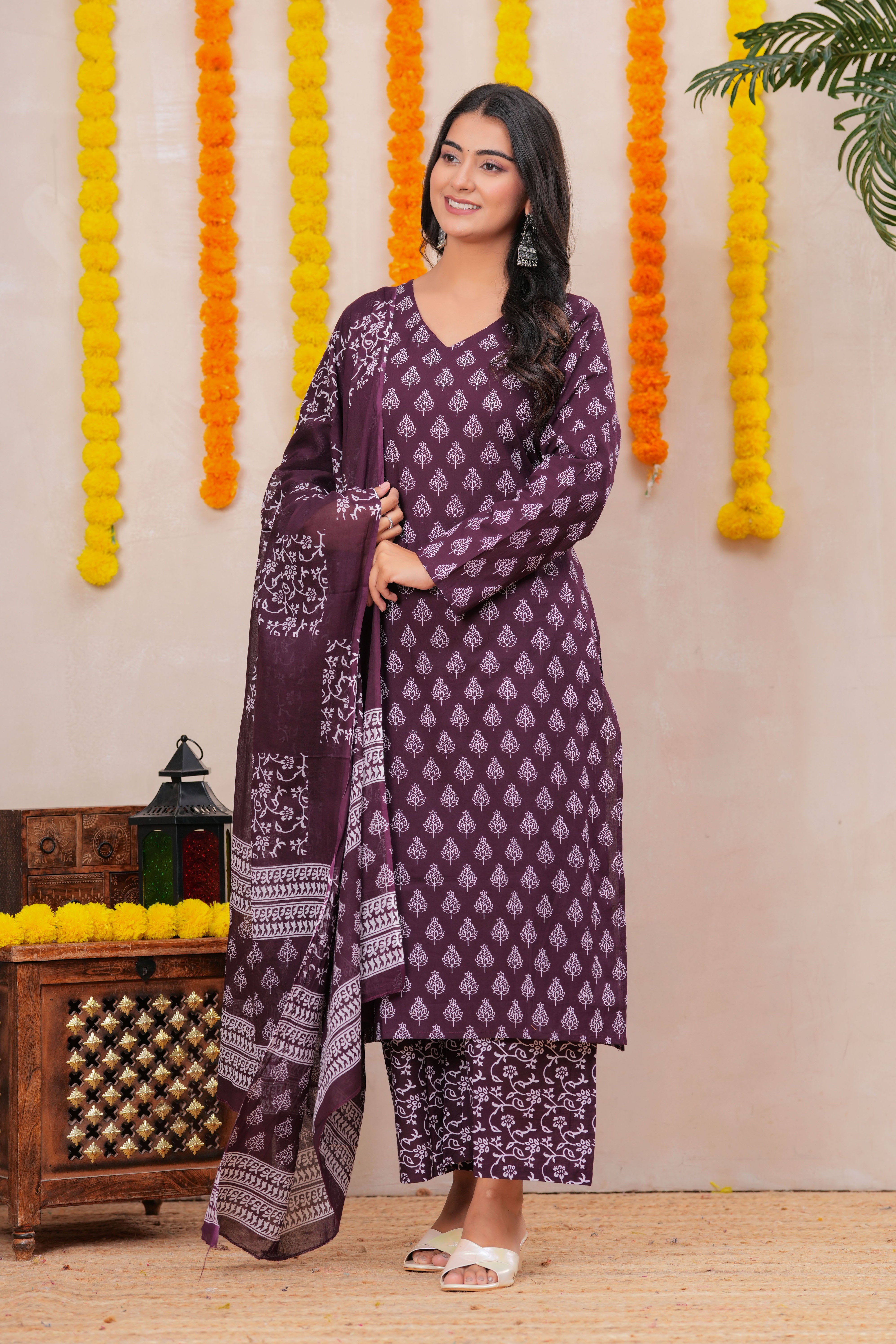 MEERA FAB Women Floral Printed Pure Cotton Anarkali V-Neck Kurta with Trousers & Dupatta