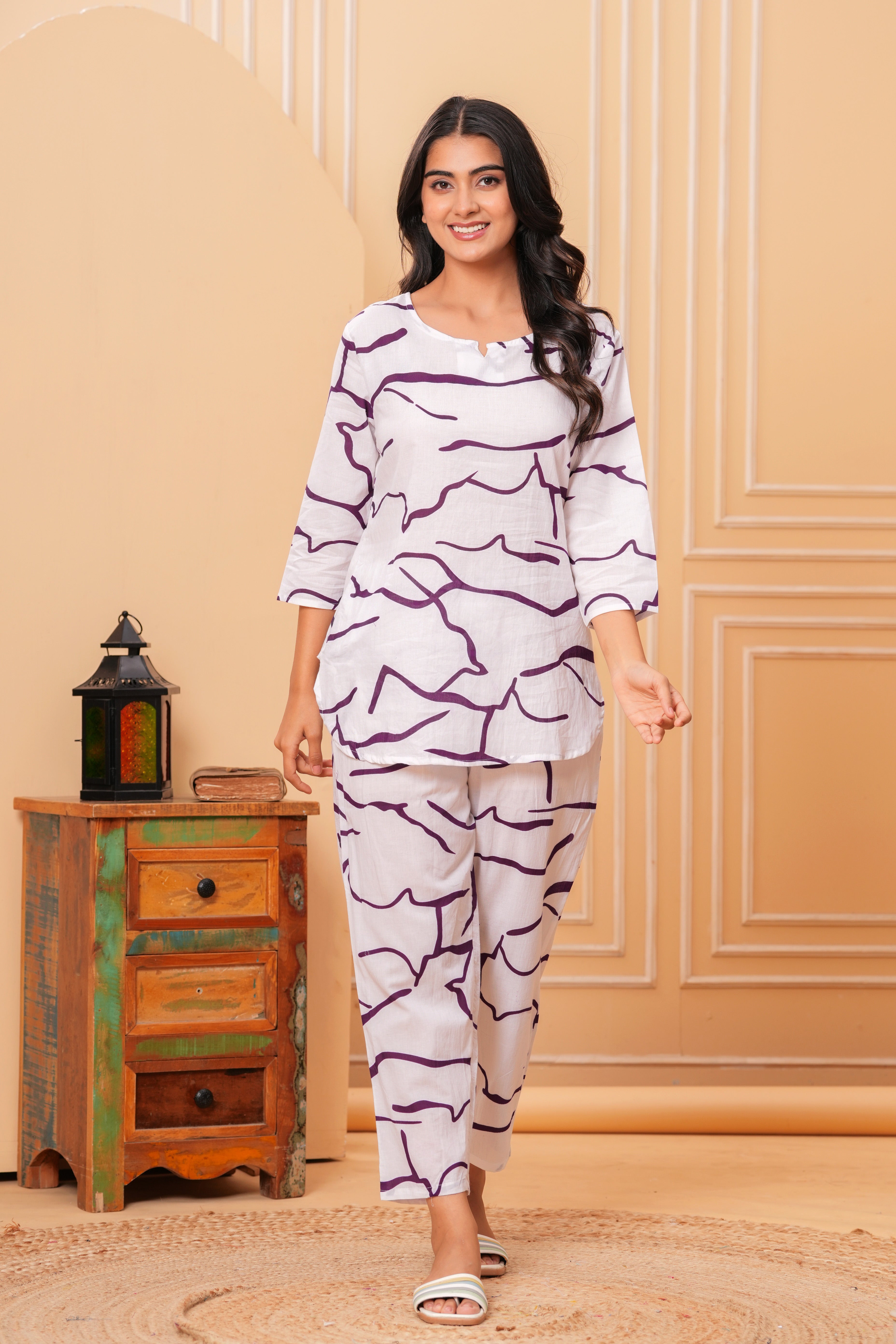 MEERA FAB Women Printed V-Neck Pure Cotton Tunic With Trousers Co-Ords Set