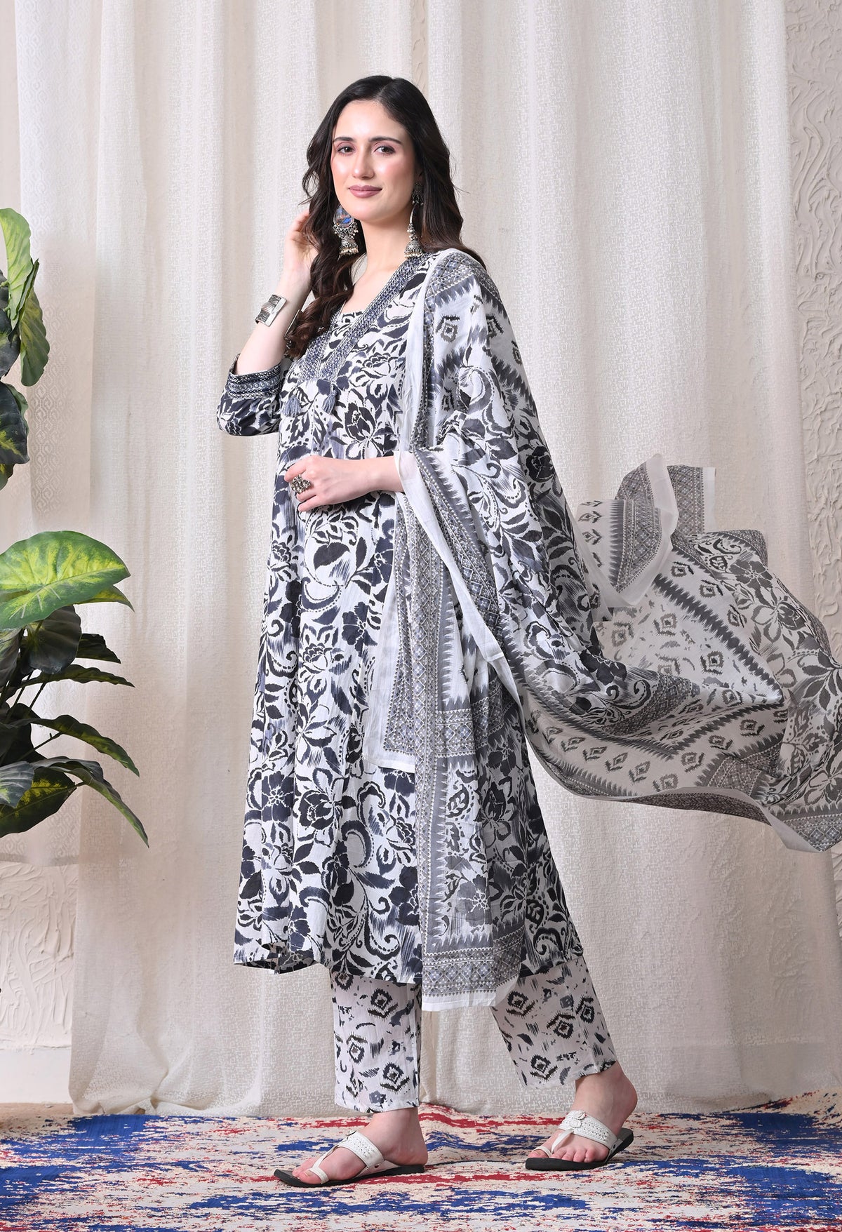 MEERA FAB Women Floral Printed Regular Pure Cotton Anarkali Kurta with Palazzos & with Dupatta