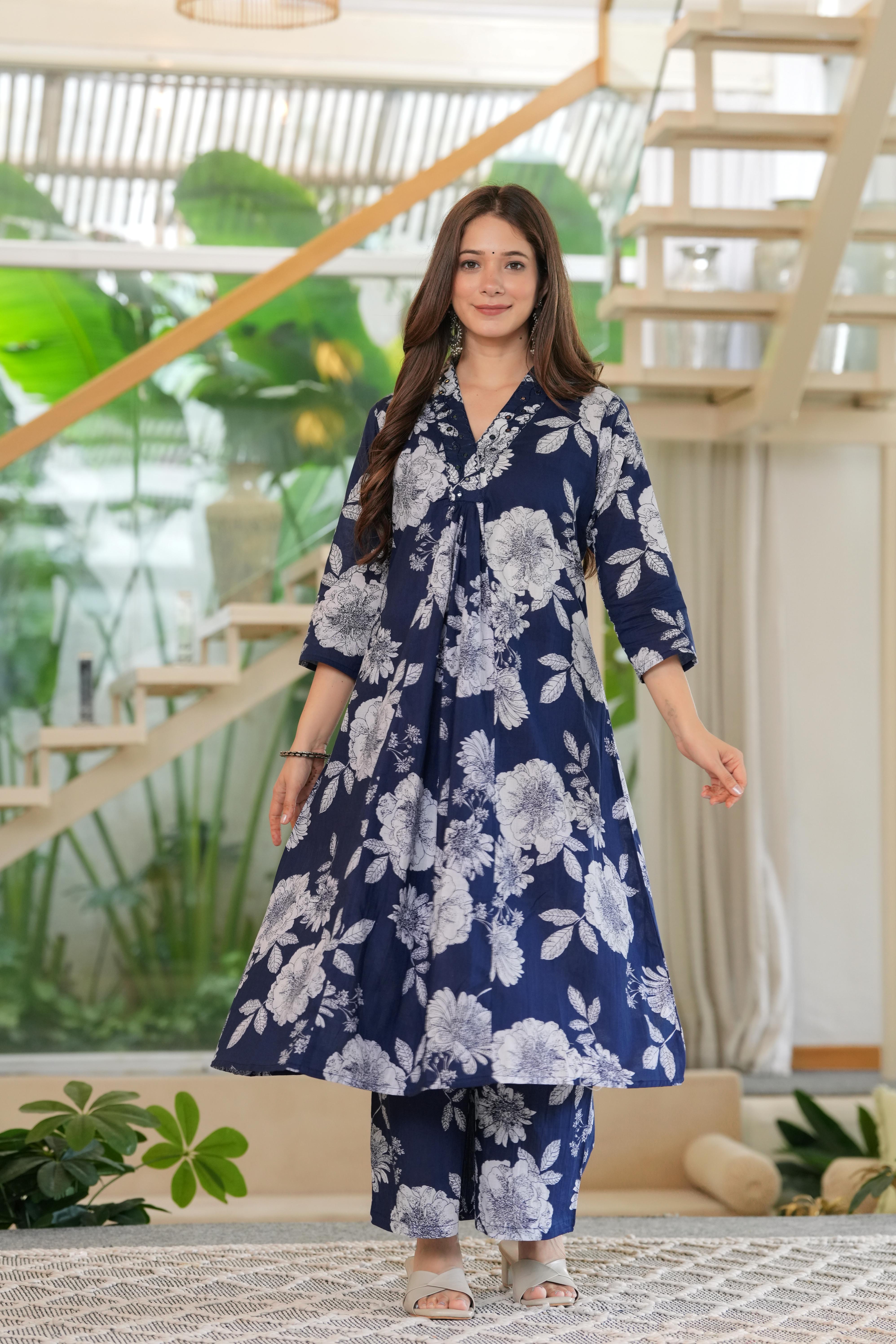 MEERA FAB Women Cotton Printed V-neck Kurta Palazzo Set