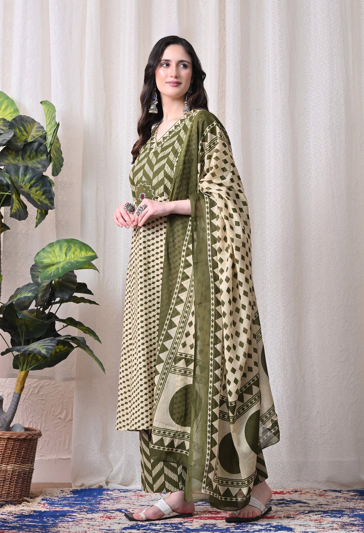 MEERA FAB Women Printed Regular Pure Cotton Straight Embroidery Kurta with Palazzos & with Dupatta