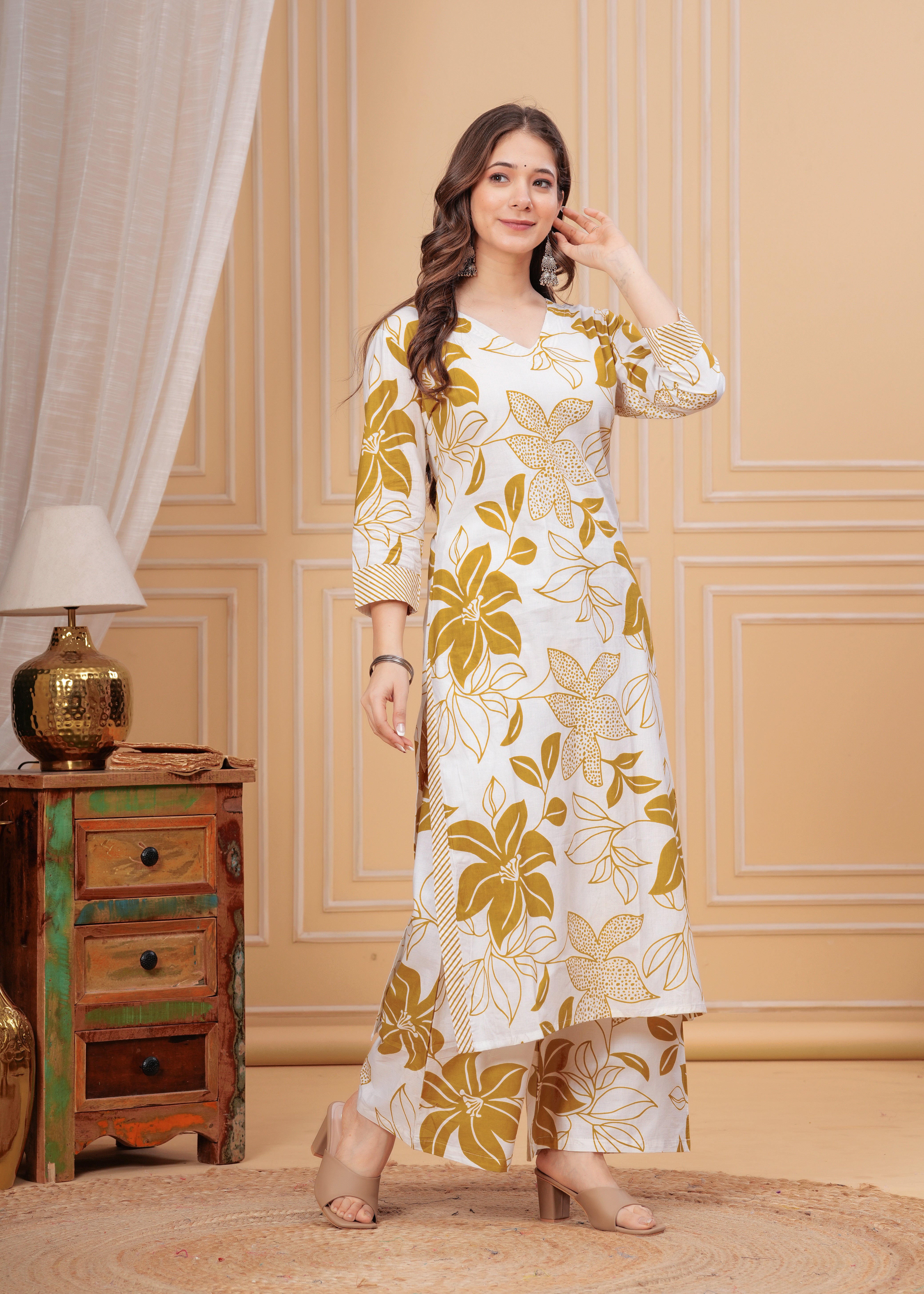 MEERA FAB Women's Rayon Straight Printed Kurta with Pant