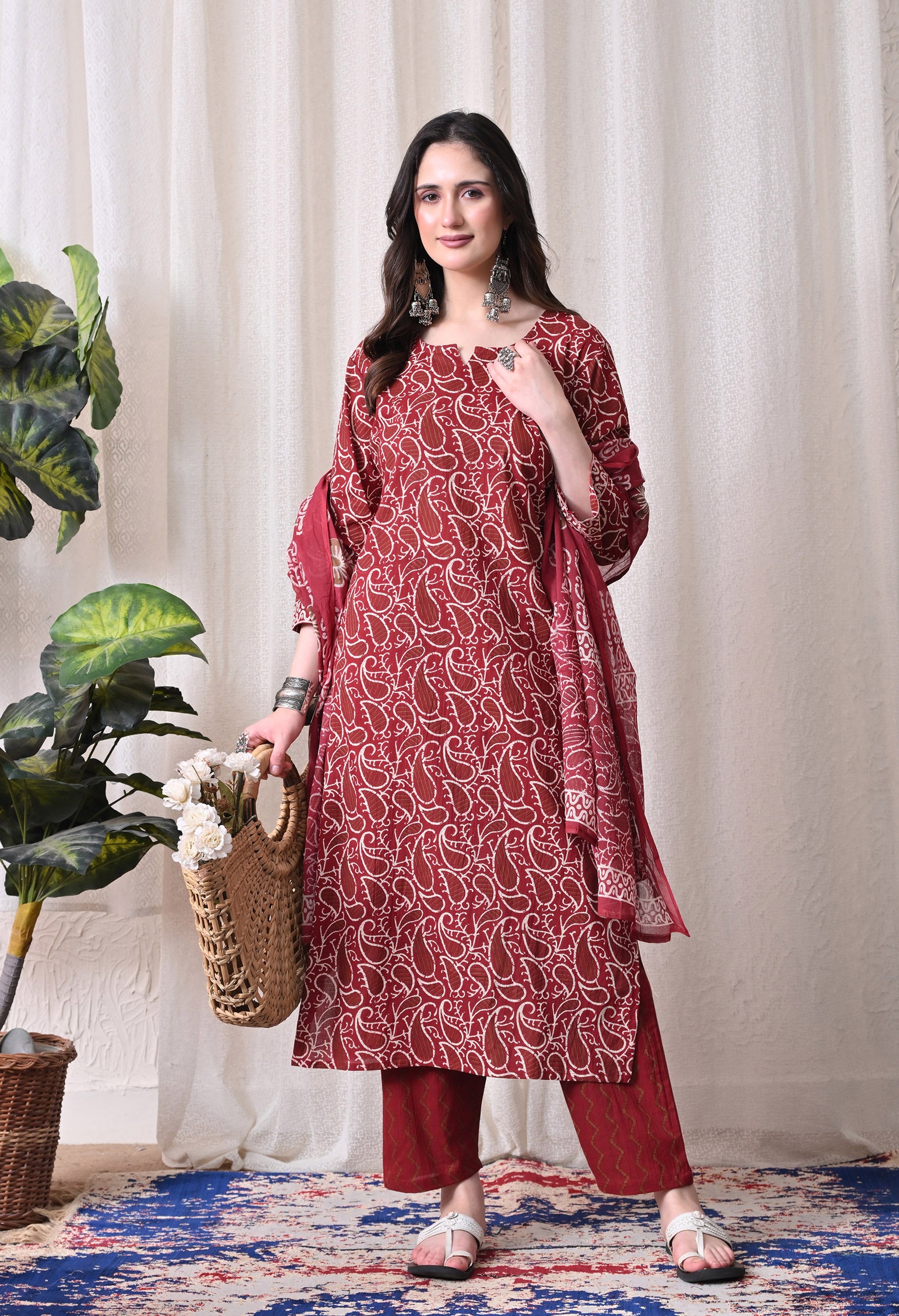 MEERA FAB Women Floral Printed Regular Pure Cotton Straight Kurta with Palazzos & with Dupatta