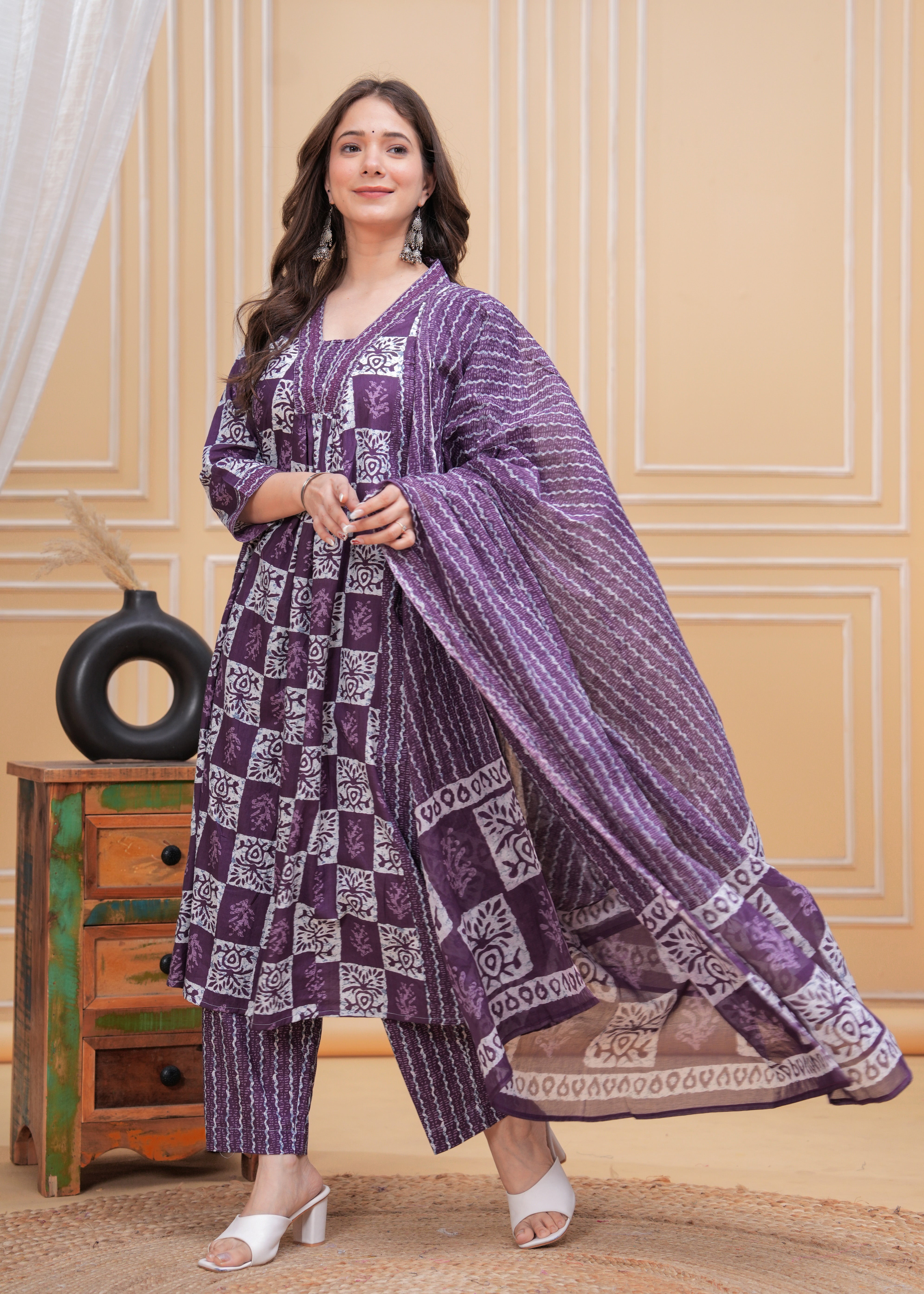 MEERA FAB Women Floral Printed Pleated Mirror Work Pure Cotton Kurta Set