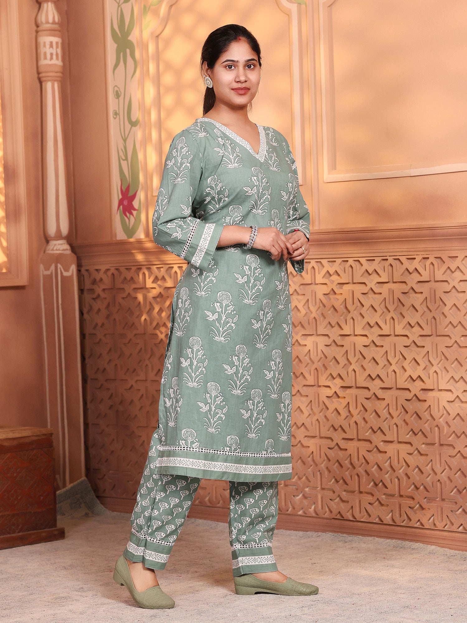 MEERA FAB Plus Size Women's Cotton Blend Straight Printed Kurta with Palazzo & Dupatta