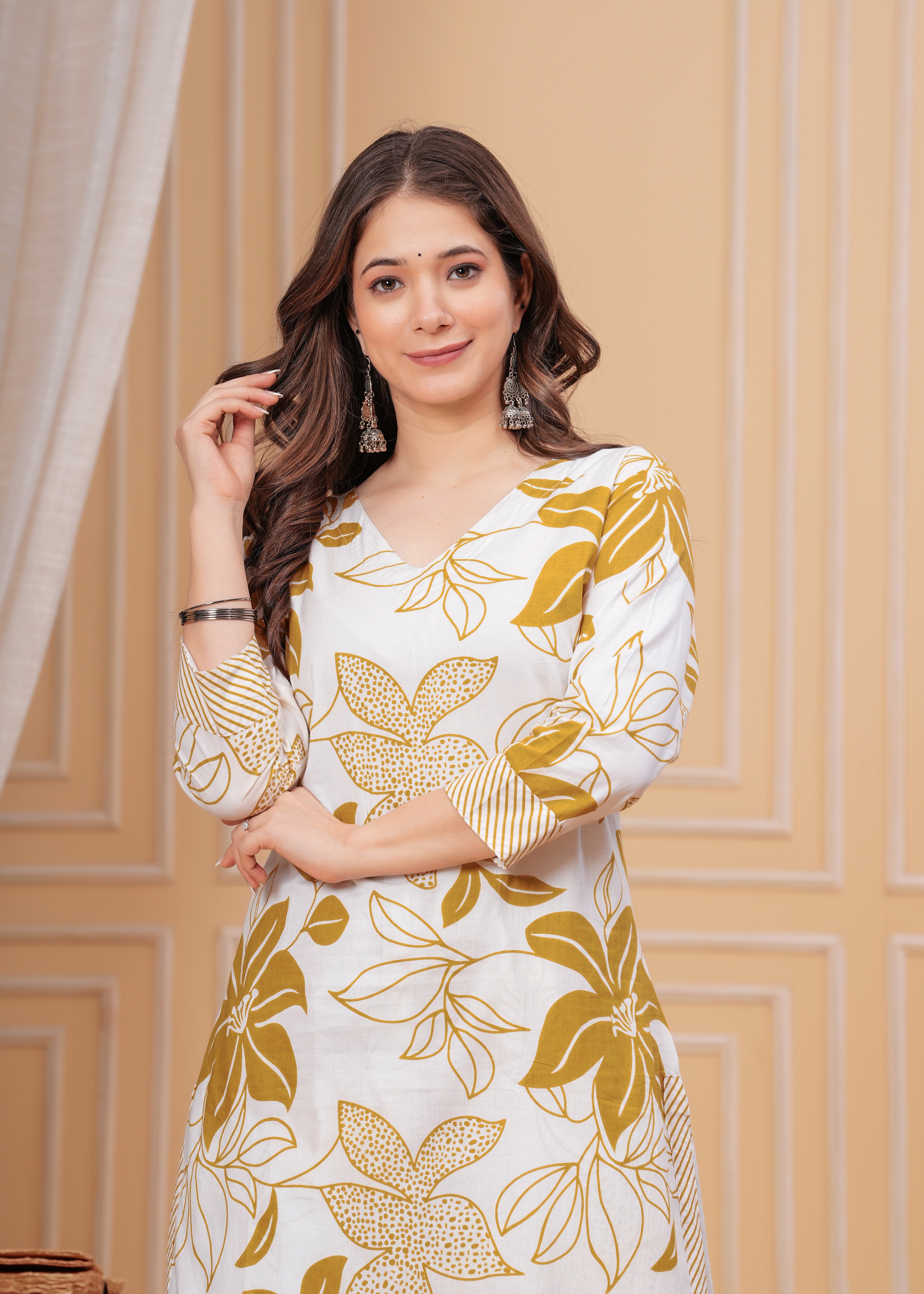 MEERA FAB Women's Rayon Straight Printed Kurta with Pant