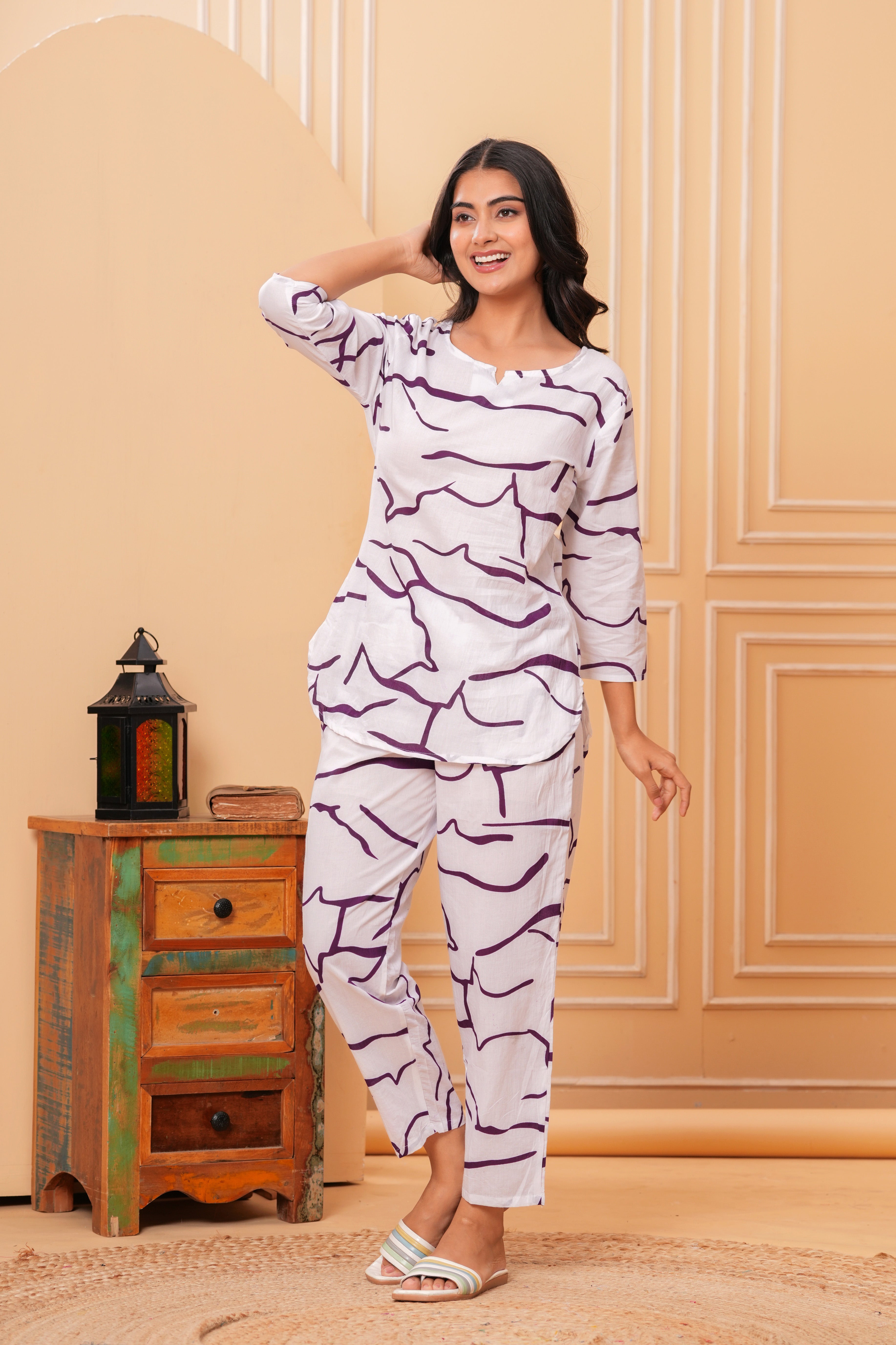 MEERA FAB Women Printed V-Neck Pure Cotton Tunic With Trousers Co-Ords Set