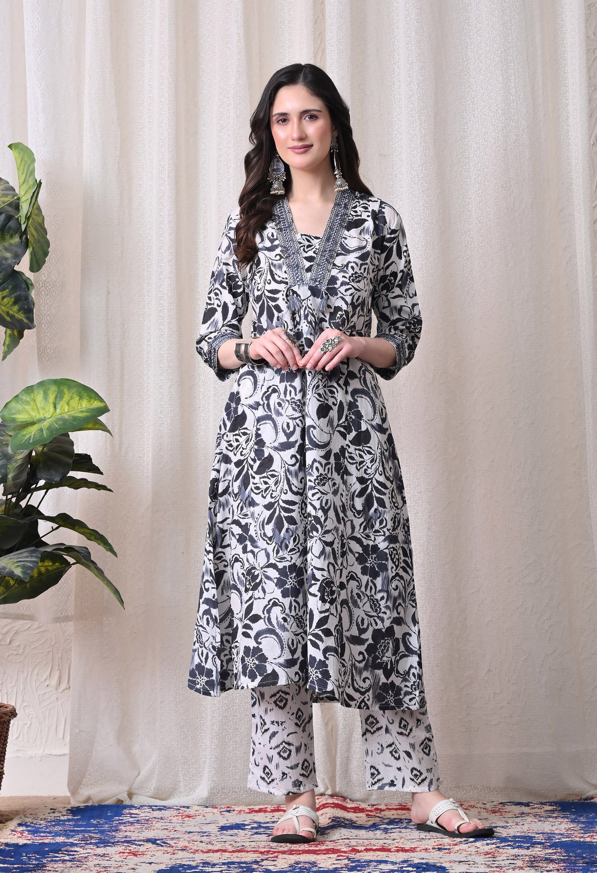 MEERA FAB Women Floral Printed Regular Pure Cotton Anarkali Kurta with Palazzos & with Dupatta