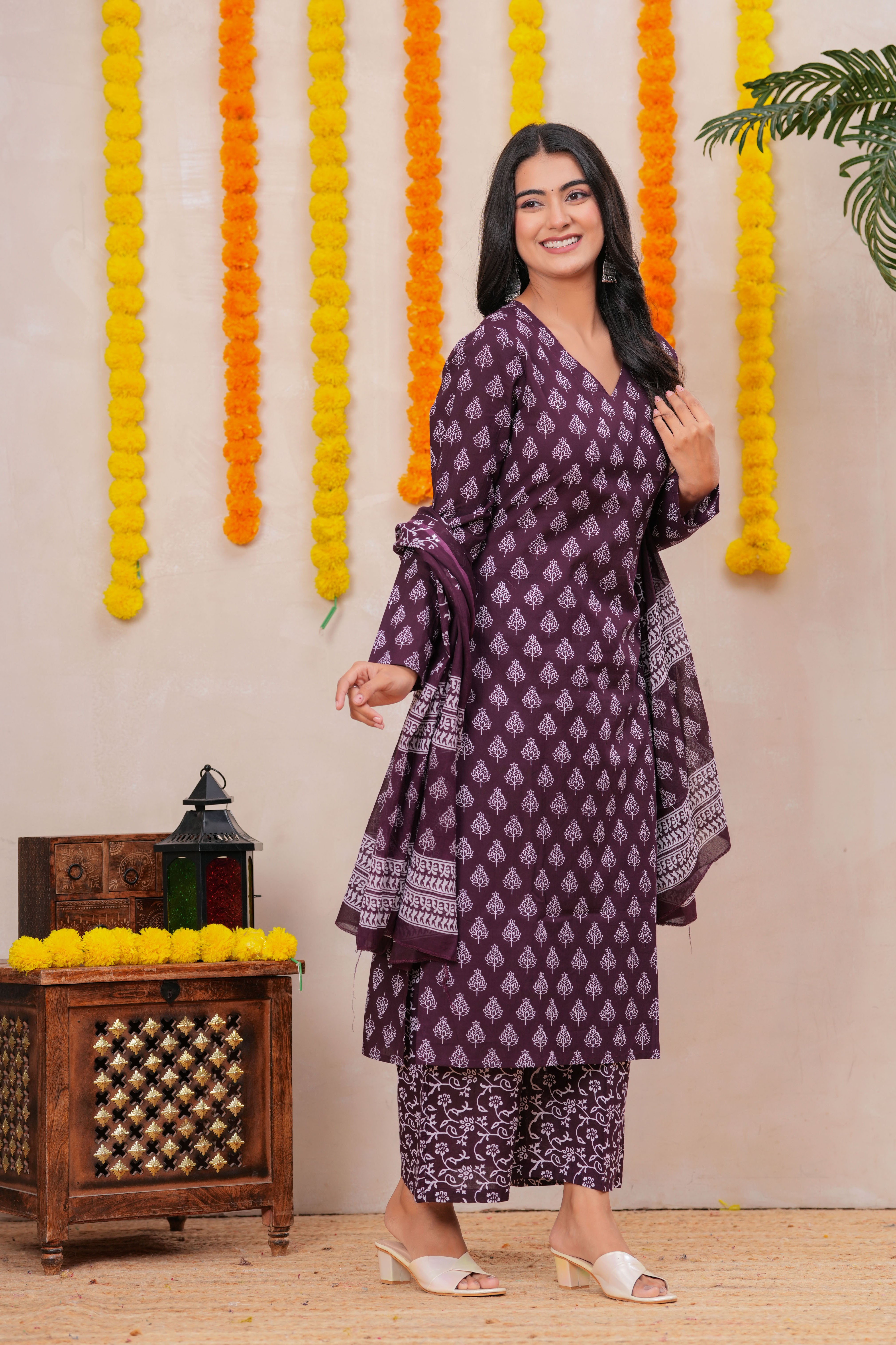 MEERA FAB Women Floral Printed Pure Cotton Anarkali V-Neck Kurta with Trousers & Dupatta