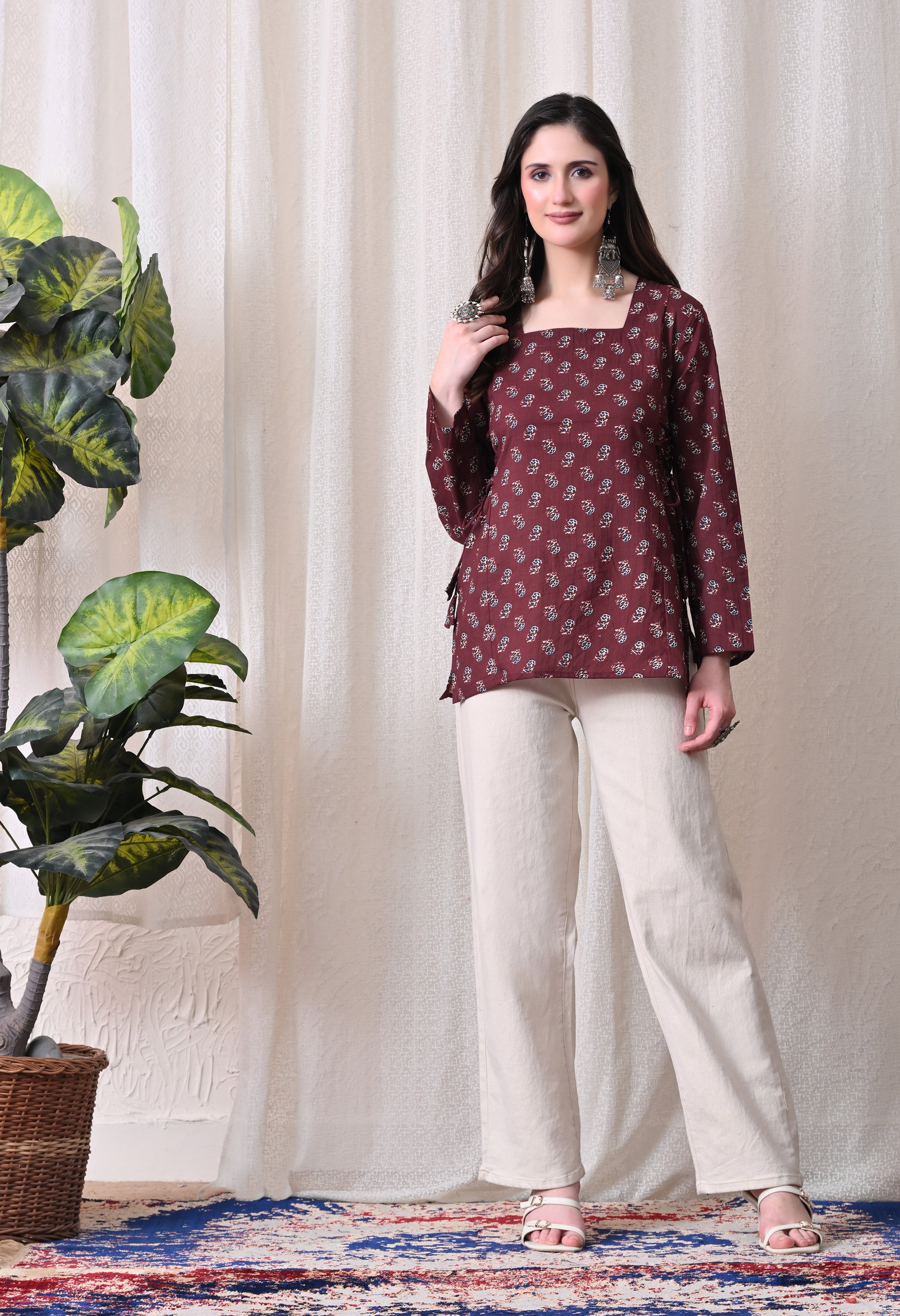 MEERA FAB Women's Floral Printed Cotton Short Kurta Square Neck | Floral Printed Kurta with Full Sleeves | Short Kurti for Women