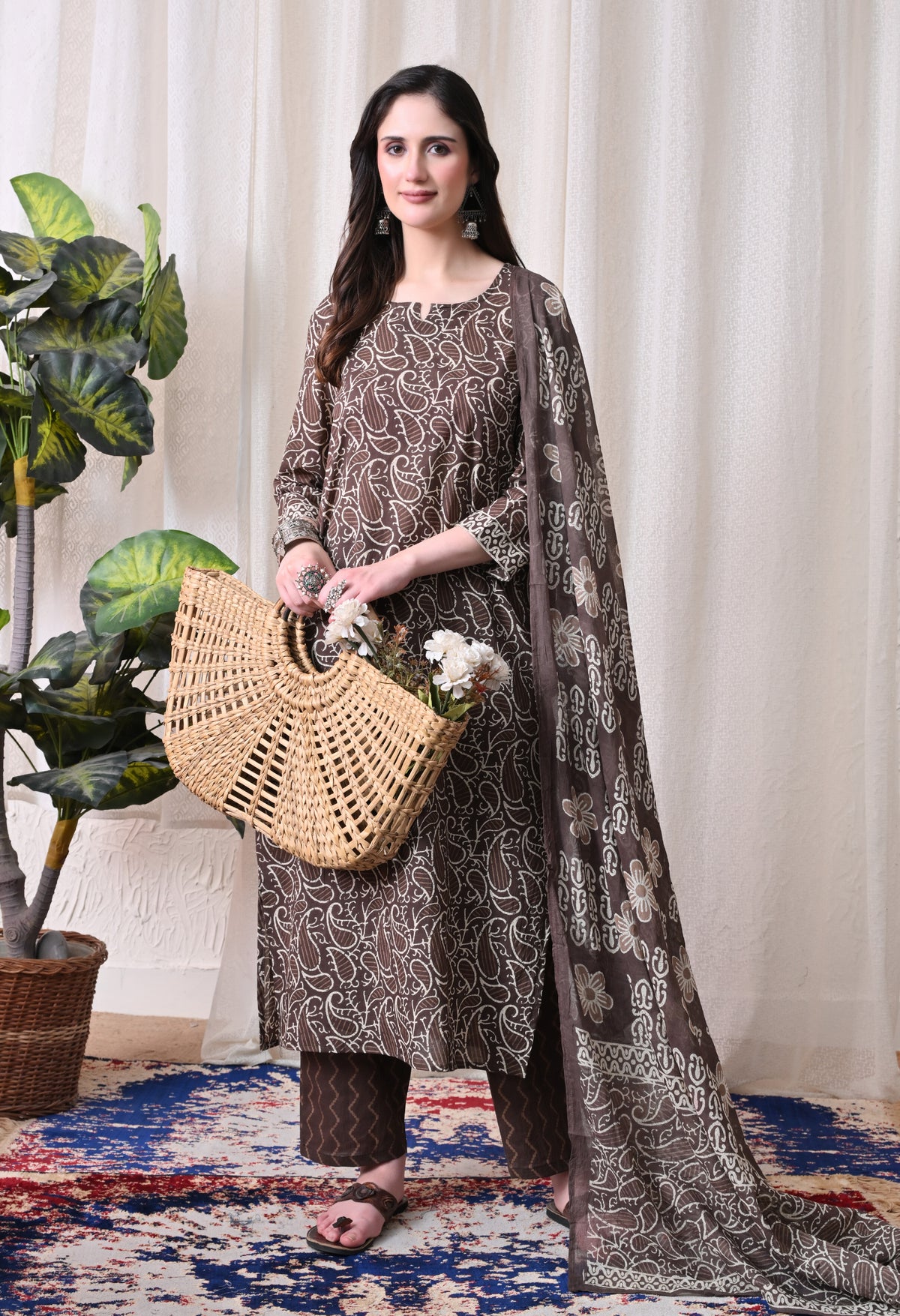 MEERA FAB Women Floral Printed Regular Pure Cotton Straight Kurta with Palazzos & with Dupatta