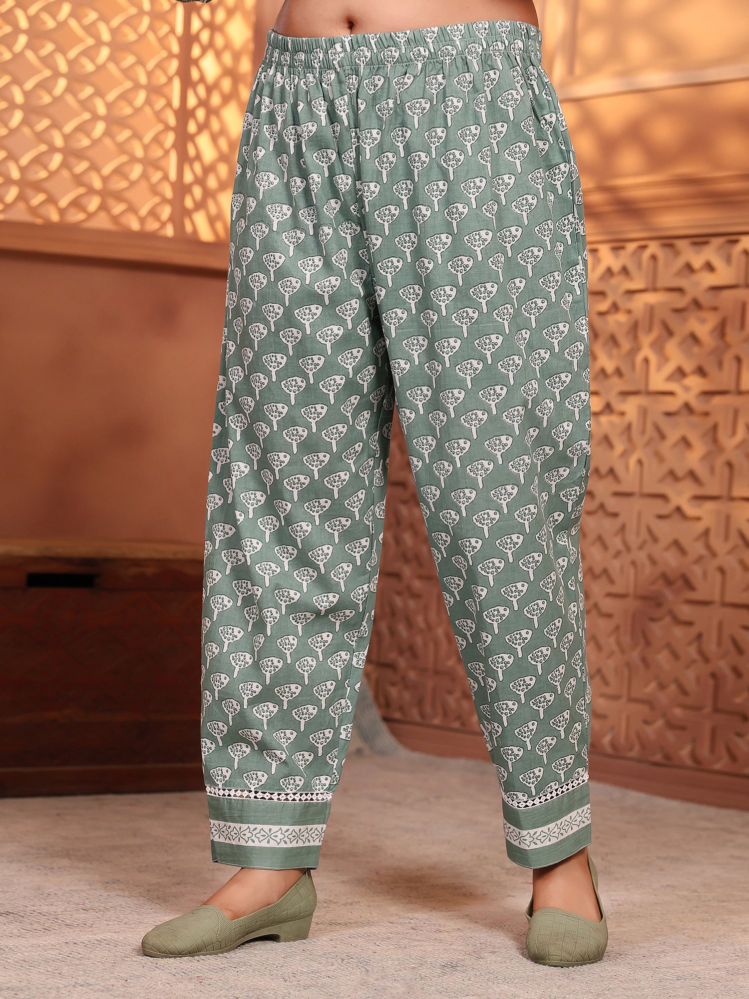 MEERA FAB Plus Size Women's Cotton Blend Straight Printed Kurta with Palazzo & Dupatta