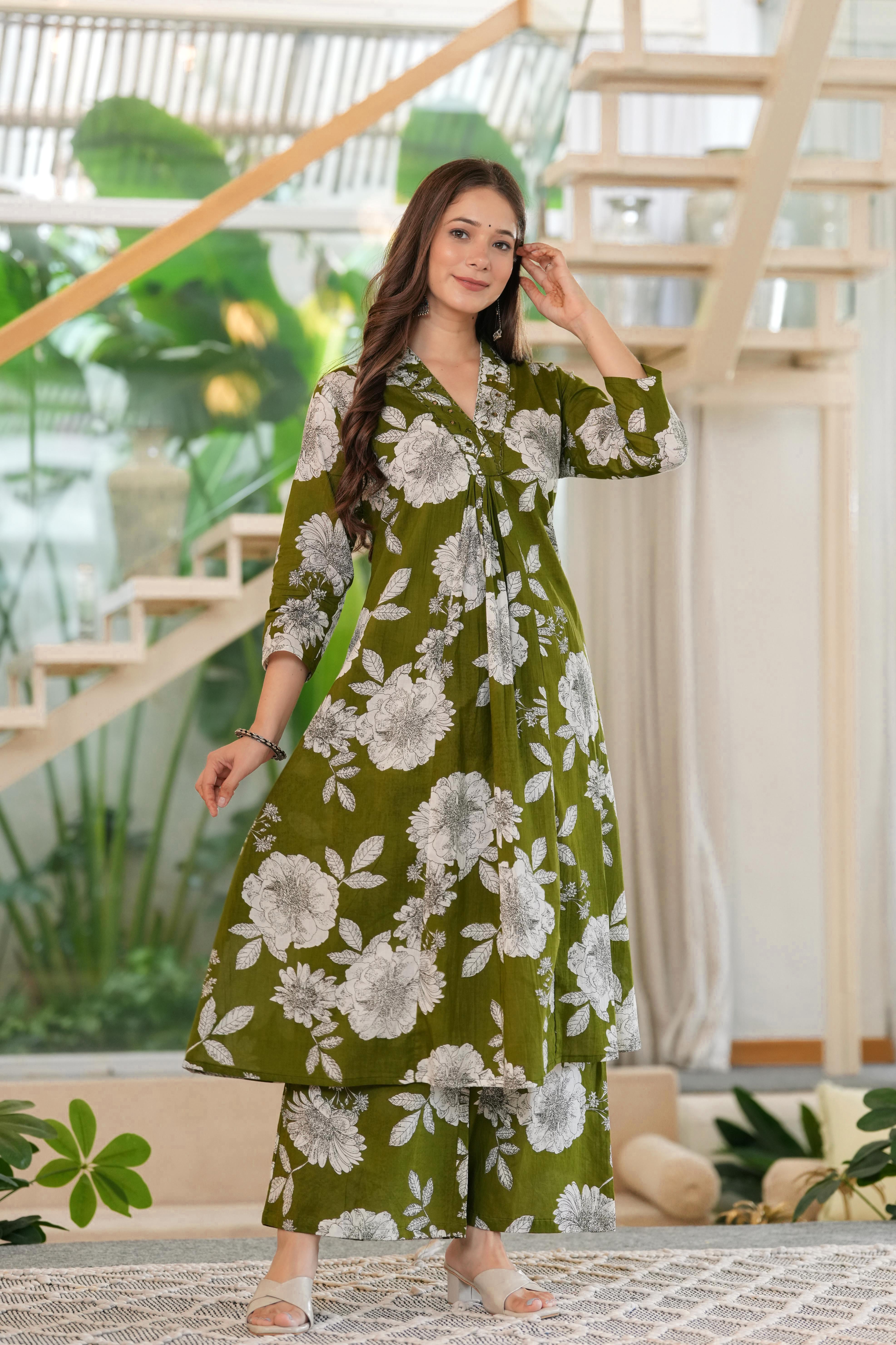 MEERA FAB Women Cotton Printed V-neck Kurta Palazzo Set