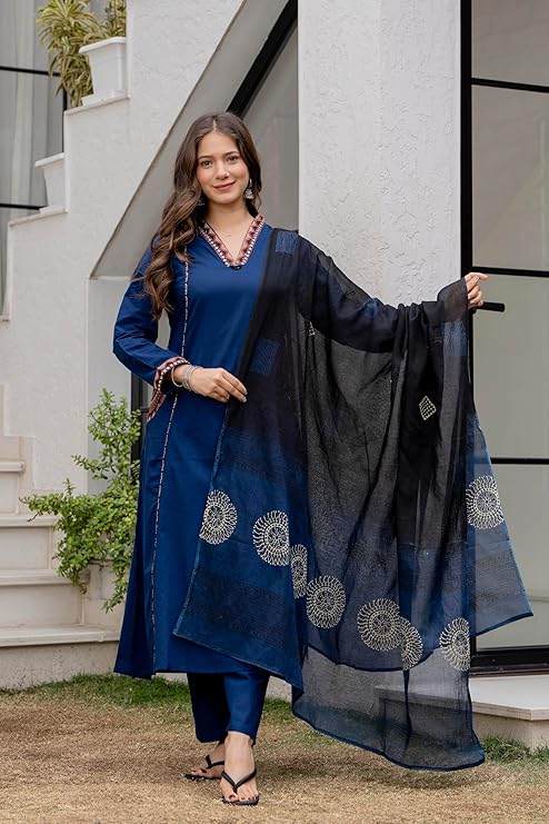 MEERA FAB Women Floral Printed Pure Cotton Straight V-Neck Kurta with Palazzos & Dupatta