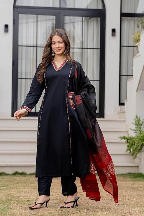 MEERA FAB Women Floral Printed Pure Cotton Straight V-Neck Kurta with Palazzos & Dupatta