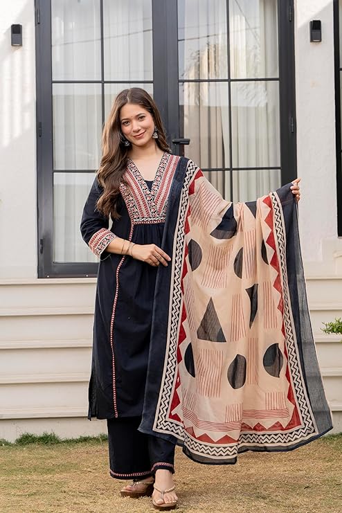 MEERA FAB Women Floral Printed Pure Cotton Straignt V-Neck Kurta with Trousers & Dupatta