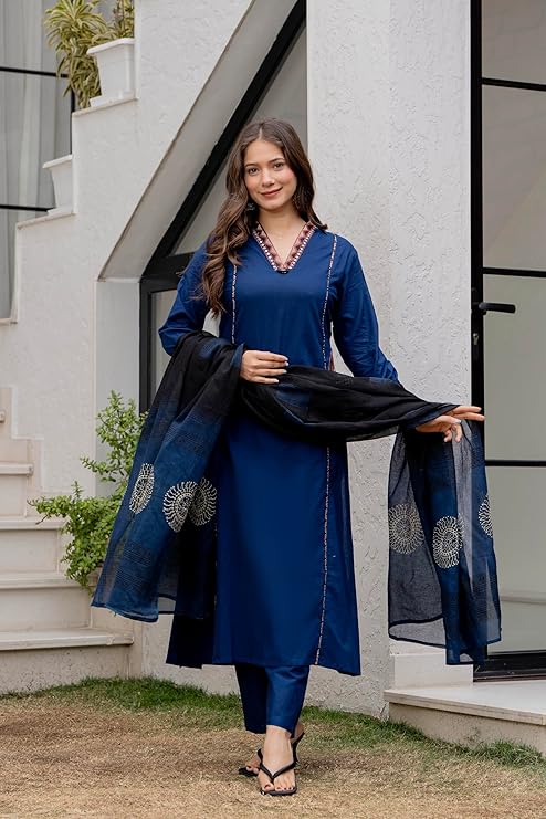 MEERA FAB Women Floral Printed Pure Cotton Straight V-Neck Kurta with Palazzos & Dupatta