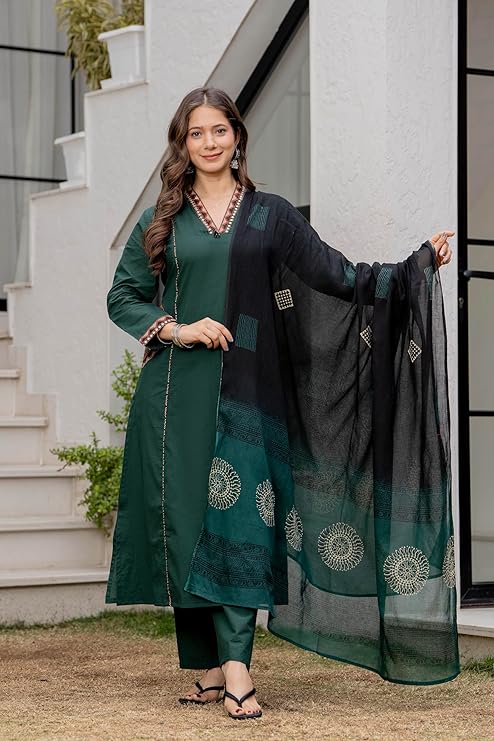 MEERA FAB Women Floral Printed Pure Cotton Straight V-Neck Kurta with Palazzos & Dupatta