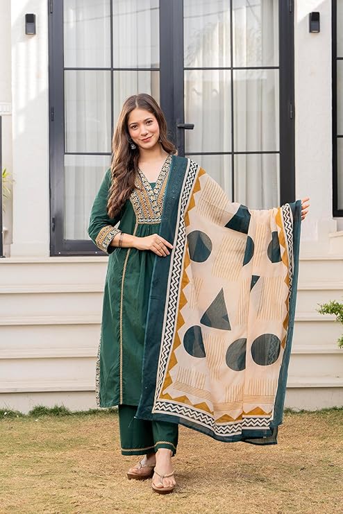 MEERA FAB Women Floral Printed Pure Cotton Straignt V-Neck Kurta with Trousers & Dupatta