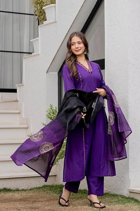 MEERA FAB Women Floral Printed Pure Cotton Straight V-Neck Kurta with Palazzos & Dupatta