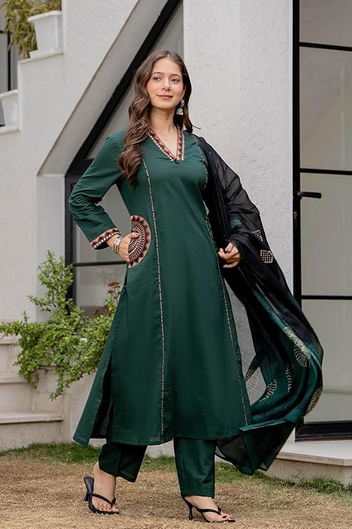 MEERA FAB Women Floral Printed Pure Cotton Straight V-Neck Kurta with Palazzos & Dupatta
