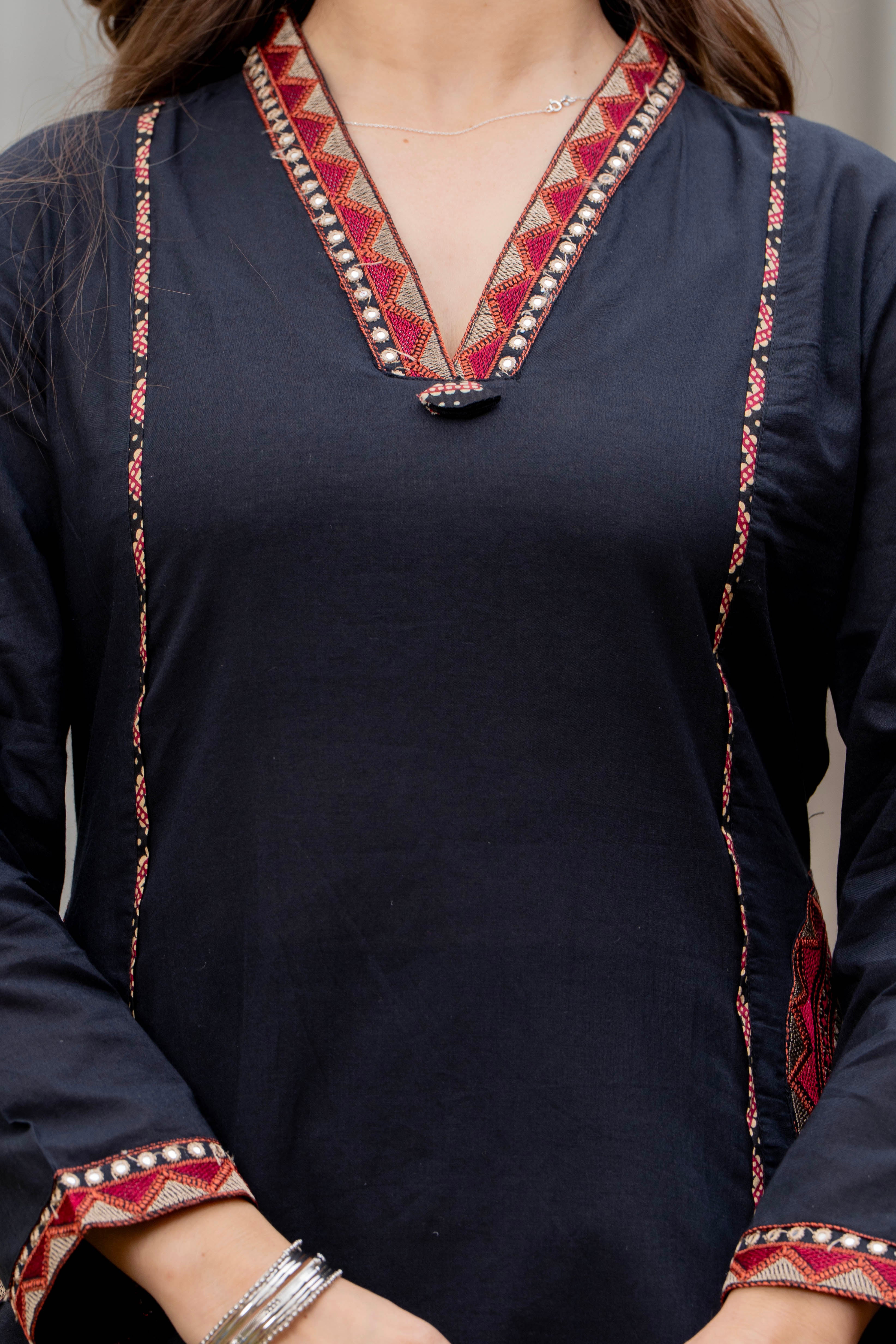 MEERA FAB Women Floral Printed Pure Cotton Straight V-Neck Kurta with Palazzos & Dupatta