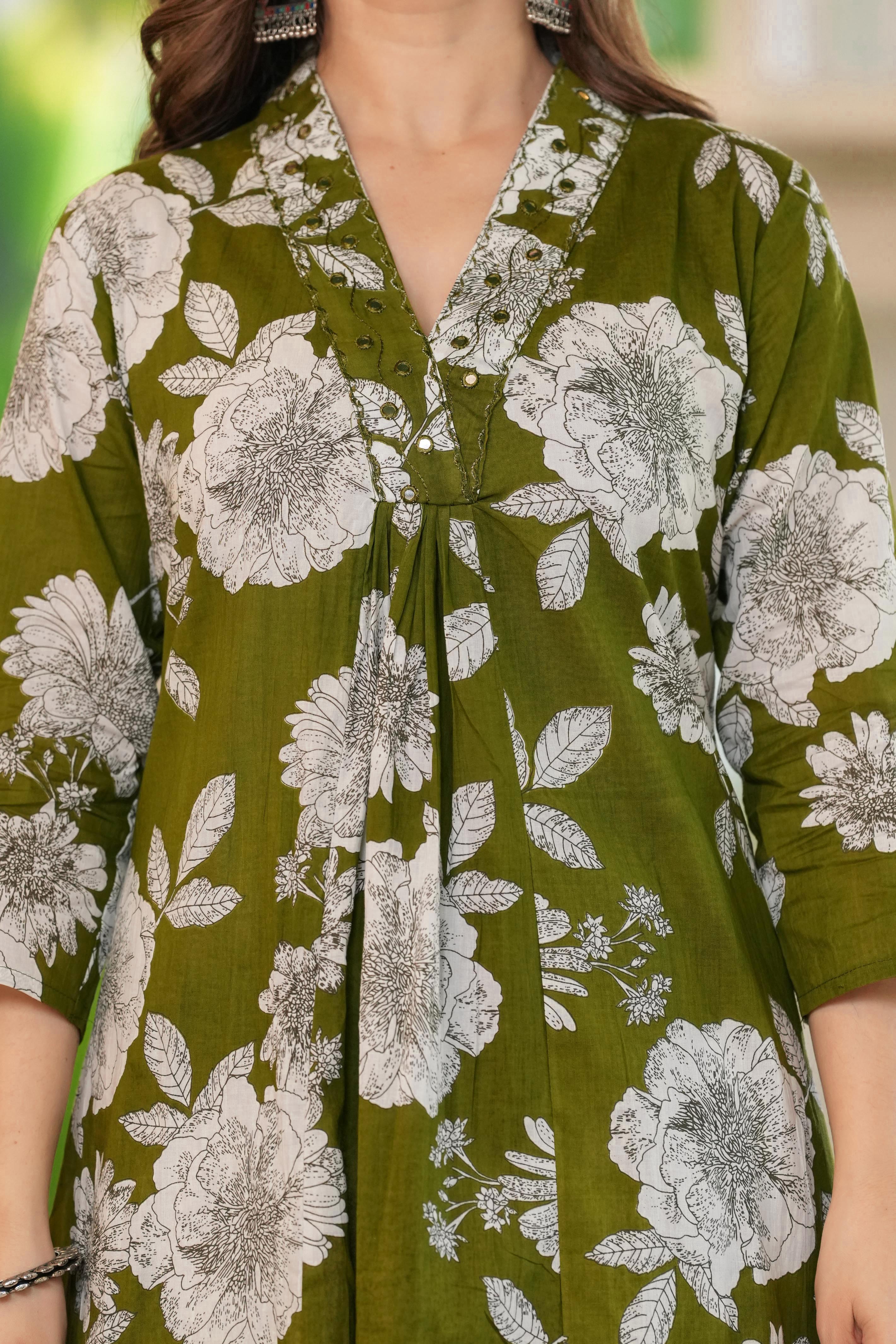 MEERA FAB Women Cotton Printed V-neck Kurta Palazzo Set