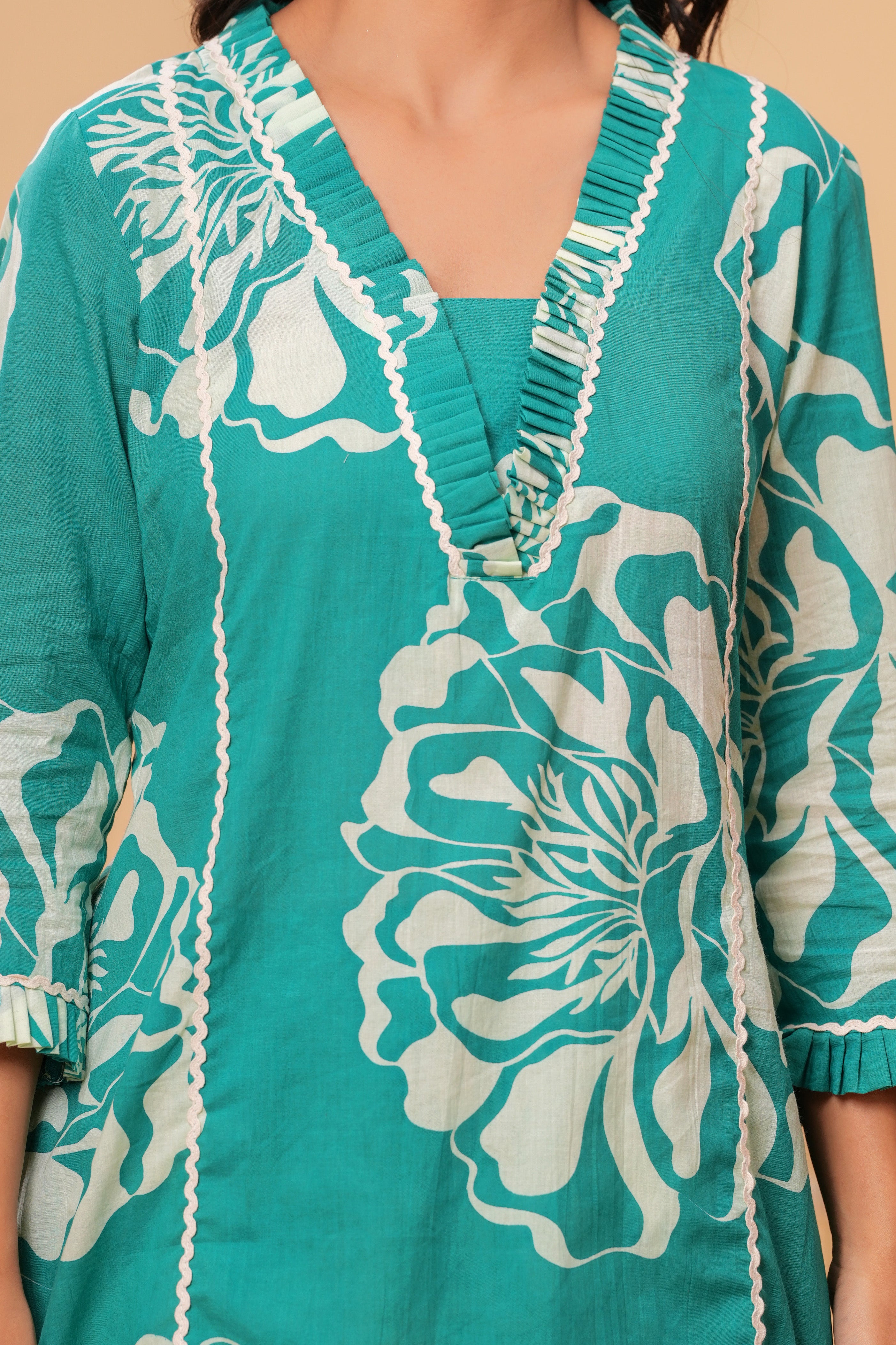 MEERA FAB Women Printed V-Neck Pure Cotton Tunic with Trousers Co-Ords Set