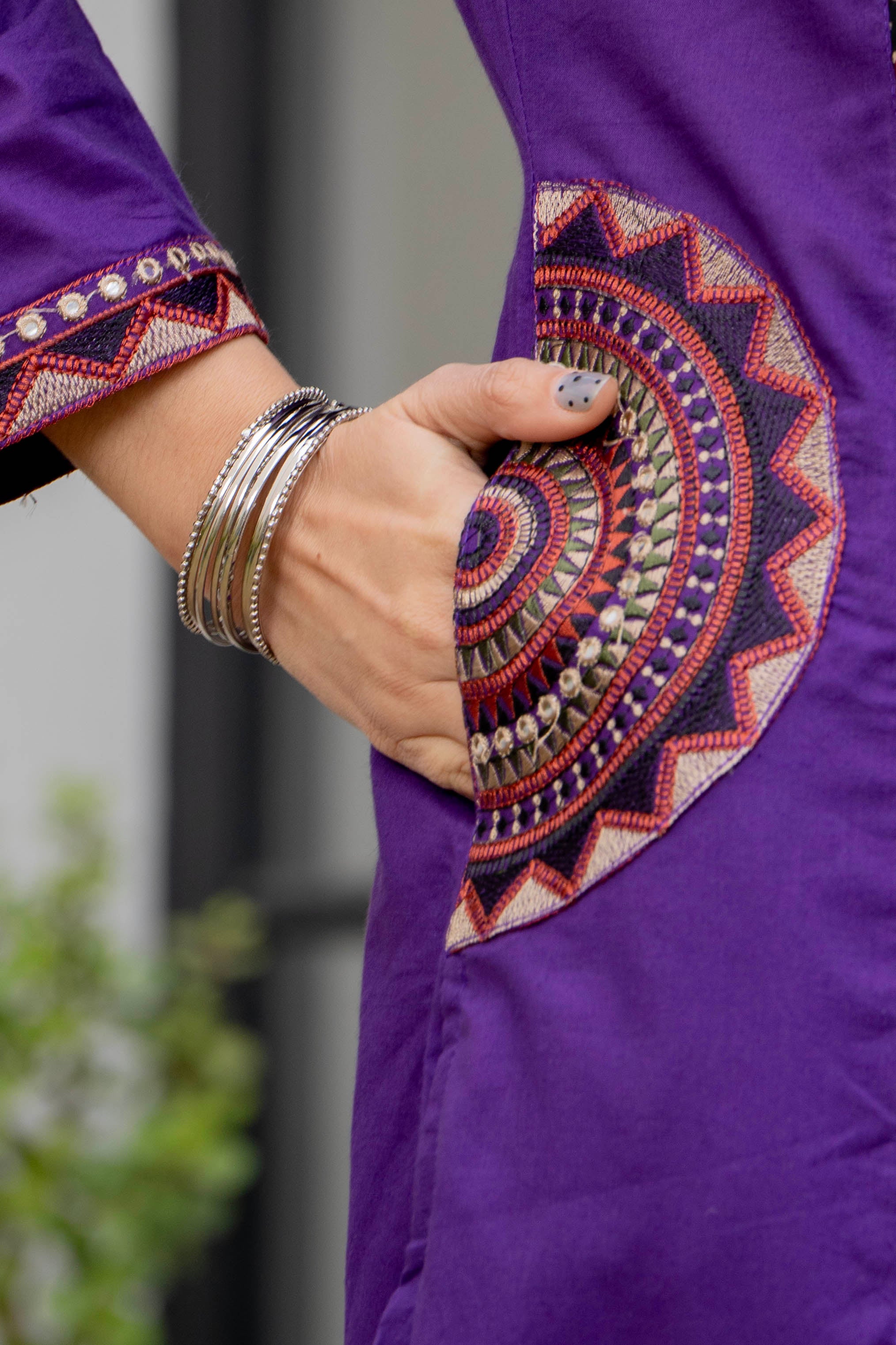 MEERA FAB Women Floral Printed Pure Cotton Straight V-Neck Kurta with Palazzos & Dupatta