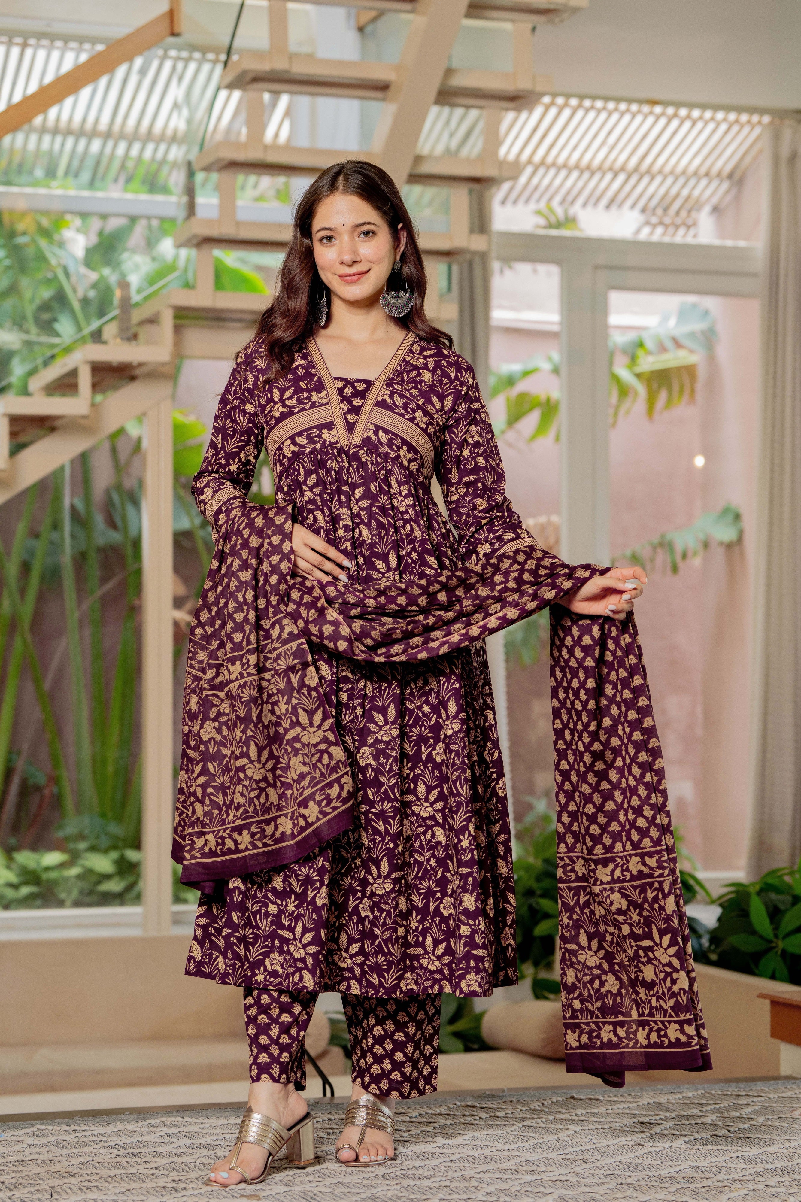 MEERA FAB Women Floral Printed Regular Pure Cotton V NECK Anarkali Kurta with Palazzos & with Dupatta