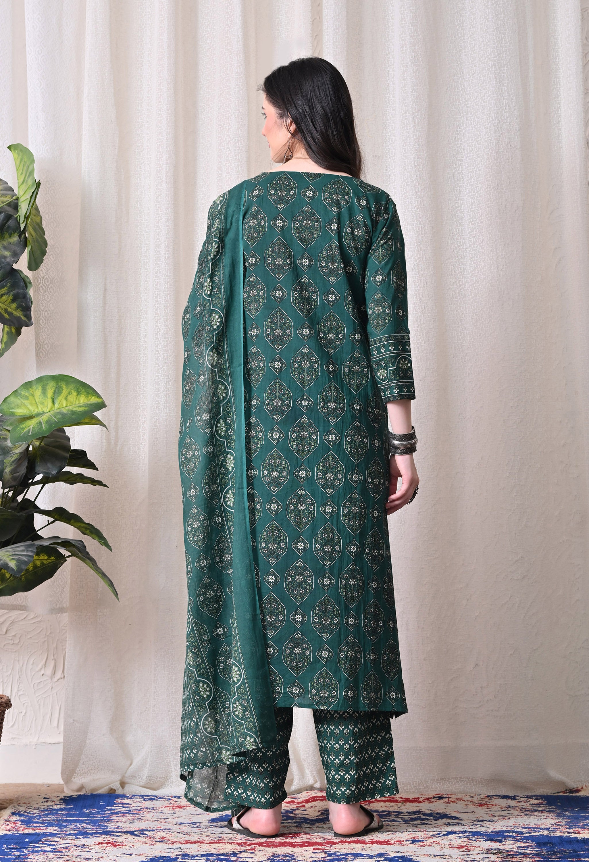 MEERA FAB Women Printed Regular Pure Cotton Straight Kurta with Palazzos & with Dupatta