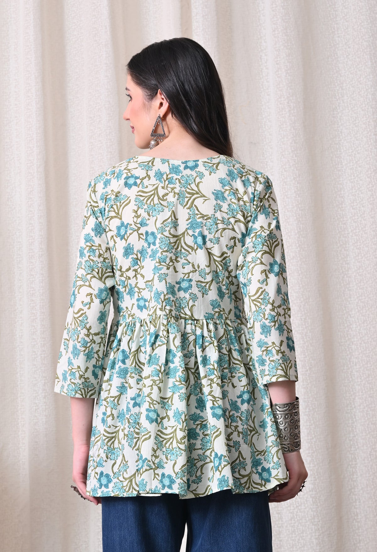 MEERA FAB Women Cotton Printed A-Line Tunic Top with V Neck | Floral Printed Top with Sleevesless | Short Kurti for Women