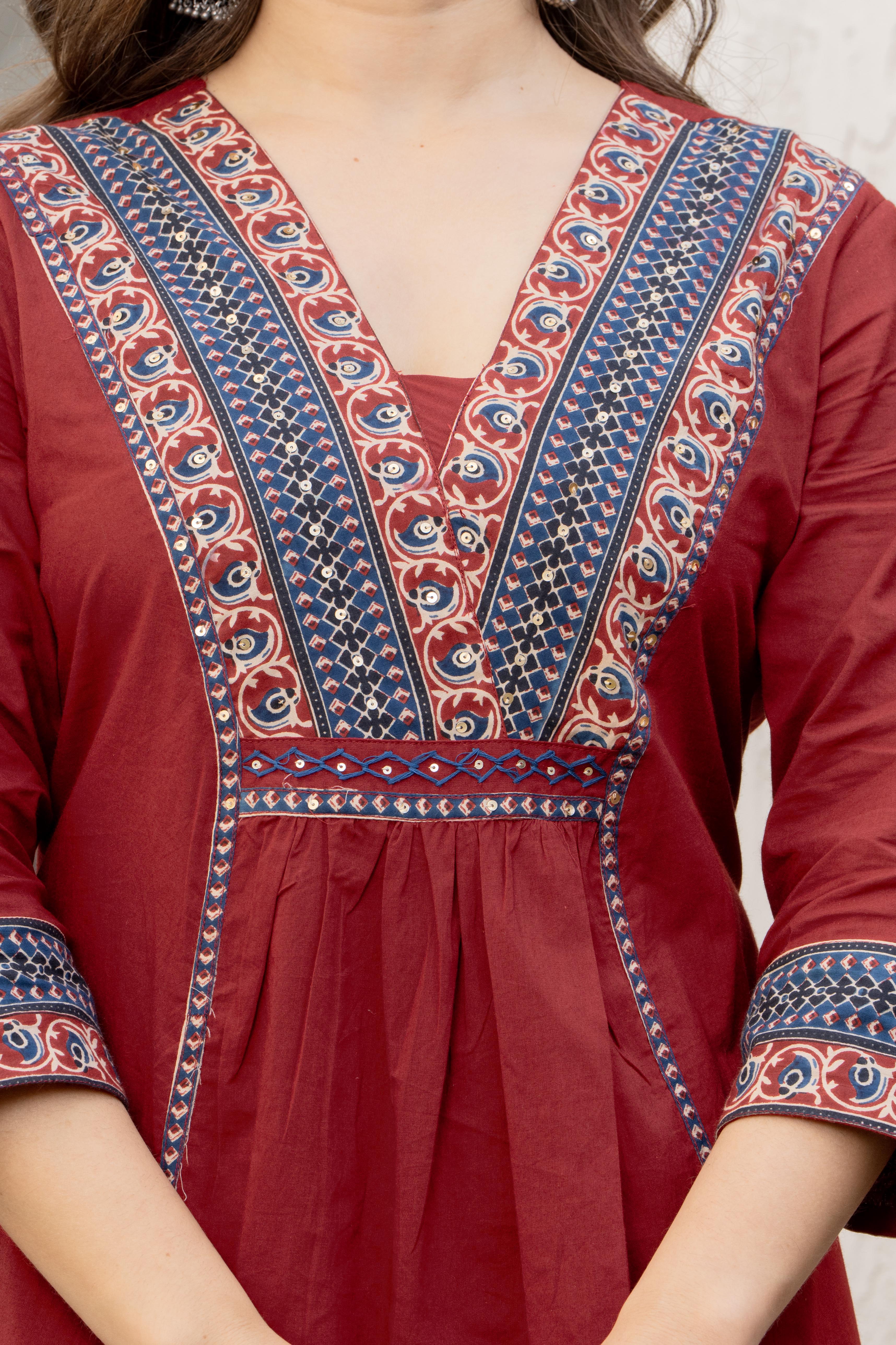 MEERA FAB Women Floral Printed Pure Cotton Straignt V-Neck Kurta with Trousers & Dupatta