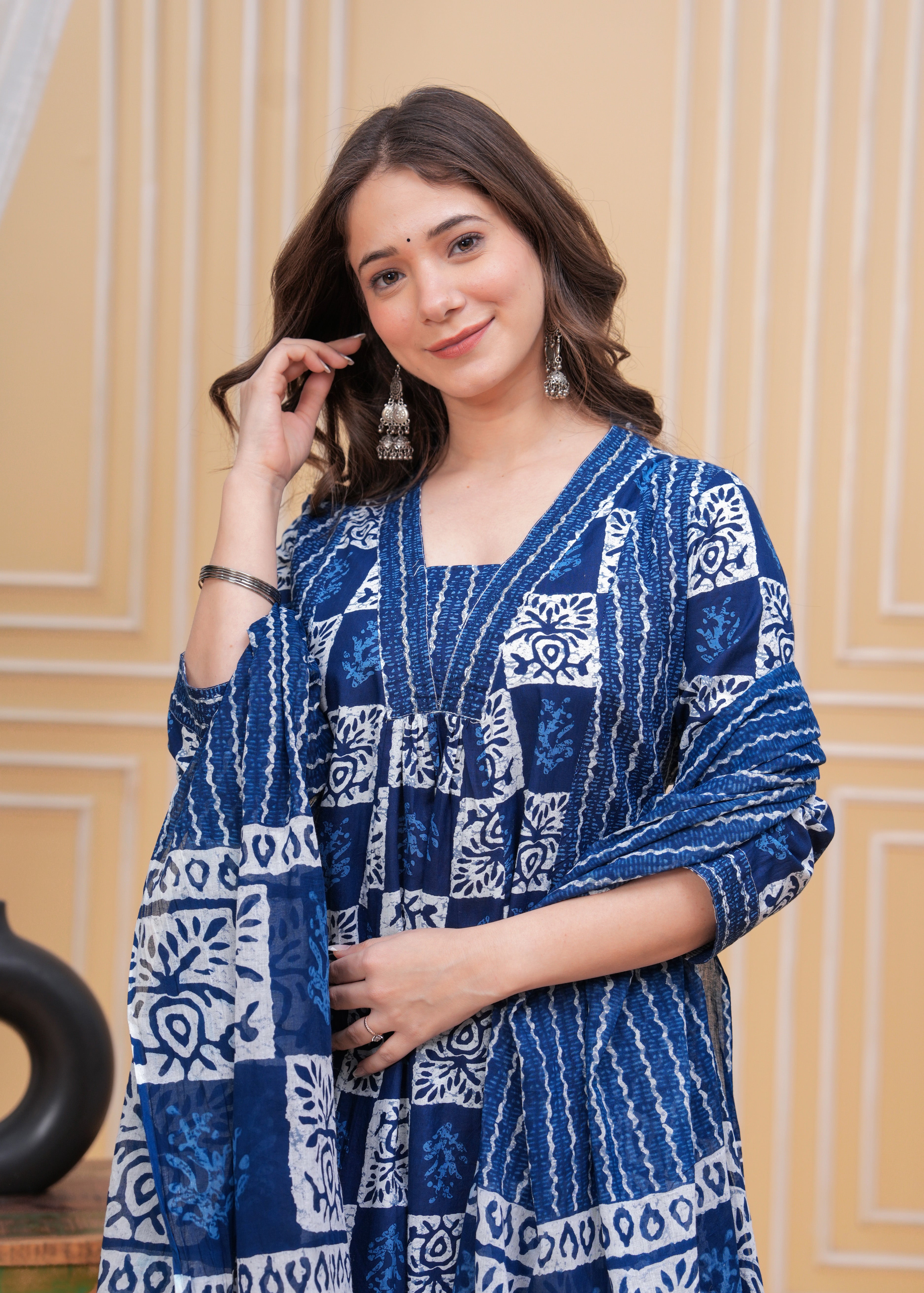 MEERA FAB Women Floral Printed Pleated Mirror Work Pure Cotton Kurta Set