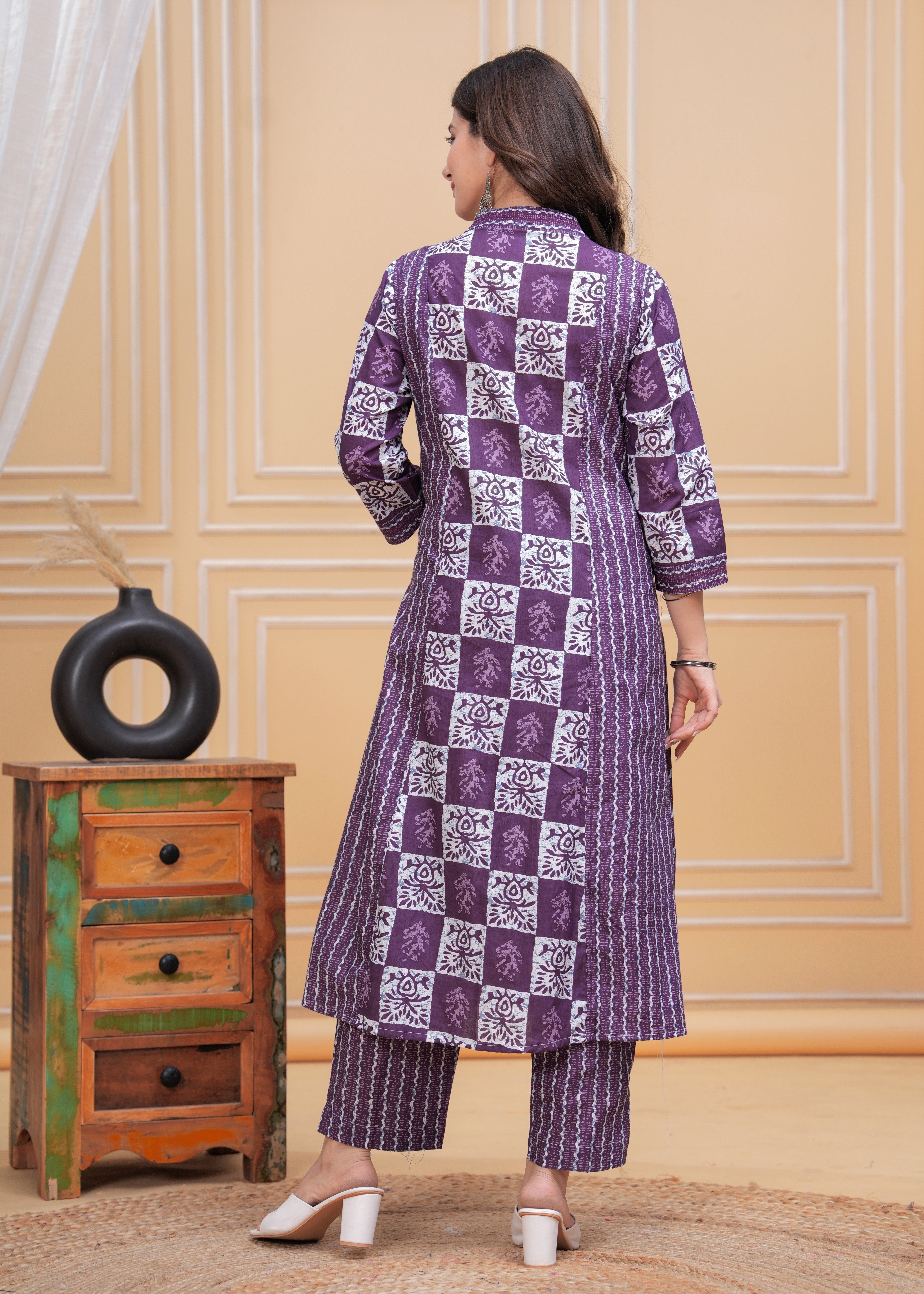 MEERA FAB Women Floral Printed Pleated Mirror Work Pure Cotton Kurta Set