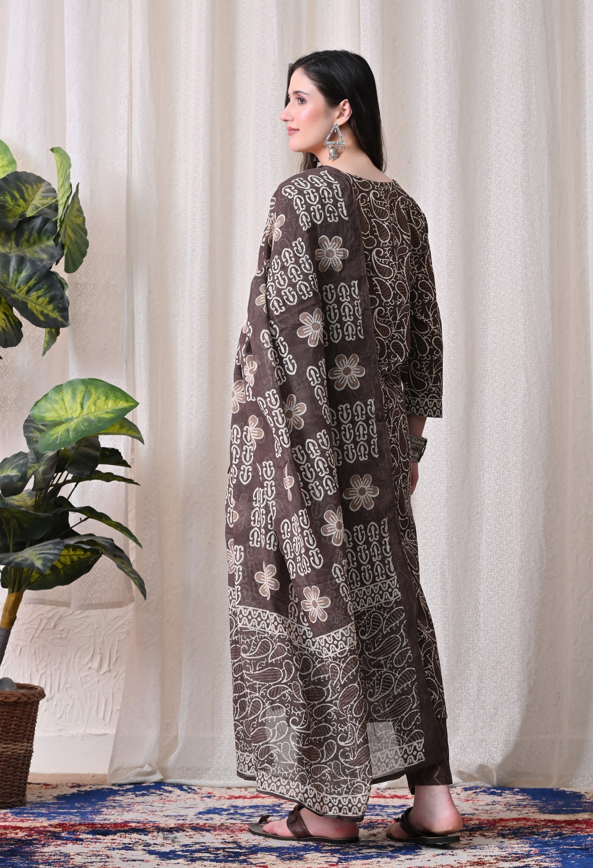 MEERA FAB Women Floral Printed Regular Pure Cotton Straight Kurta with Palazzos & with Dupatta